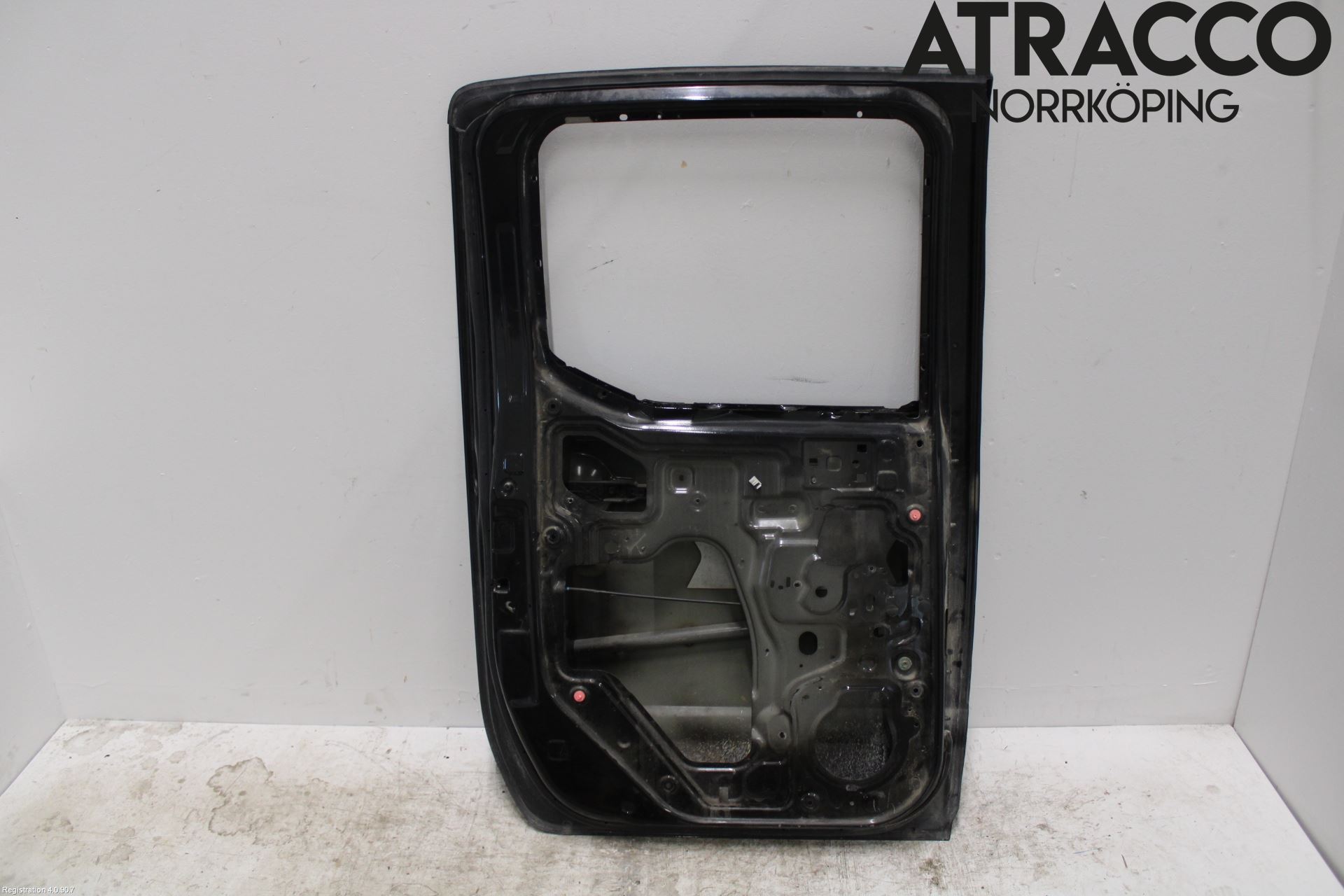 Nissan NAVARA 05-16 Dörr Bak Vänster