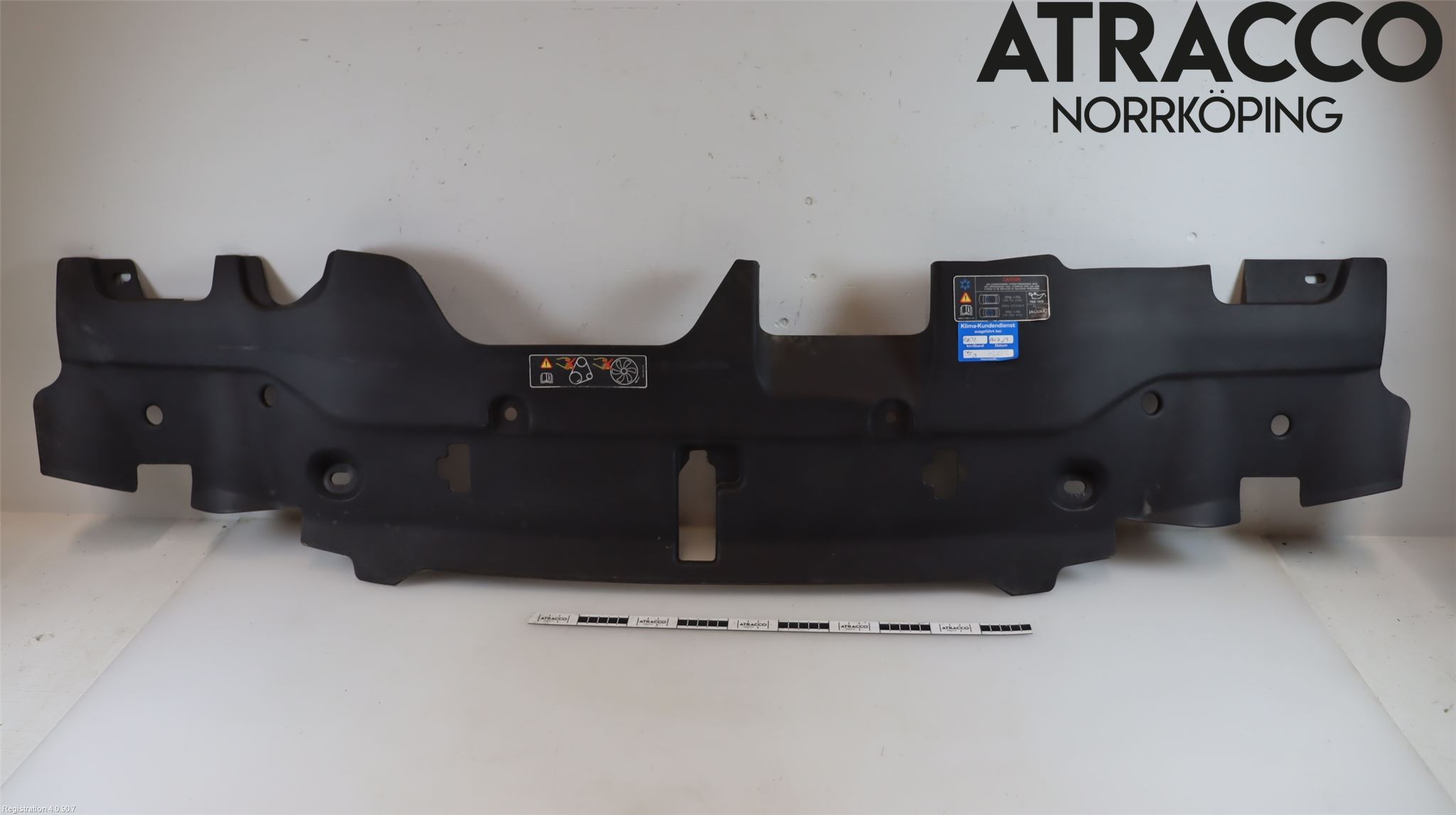 Jaguar XJ X350        03-09 Front Huvlåsplåt-Balk