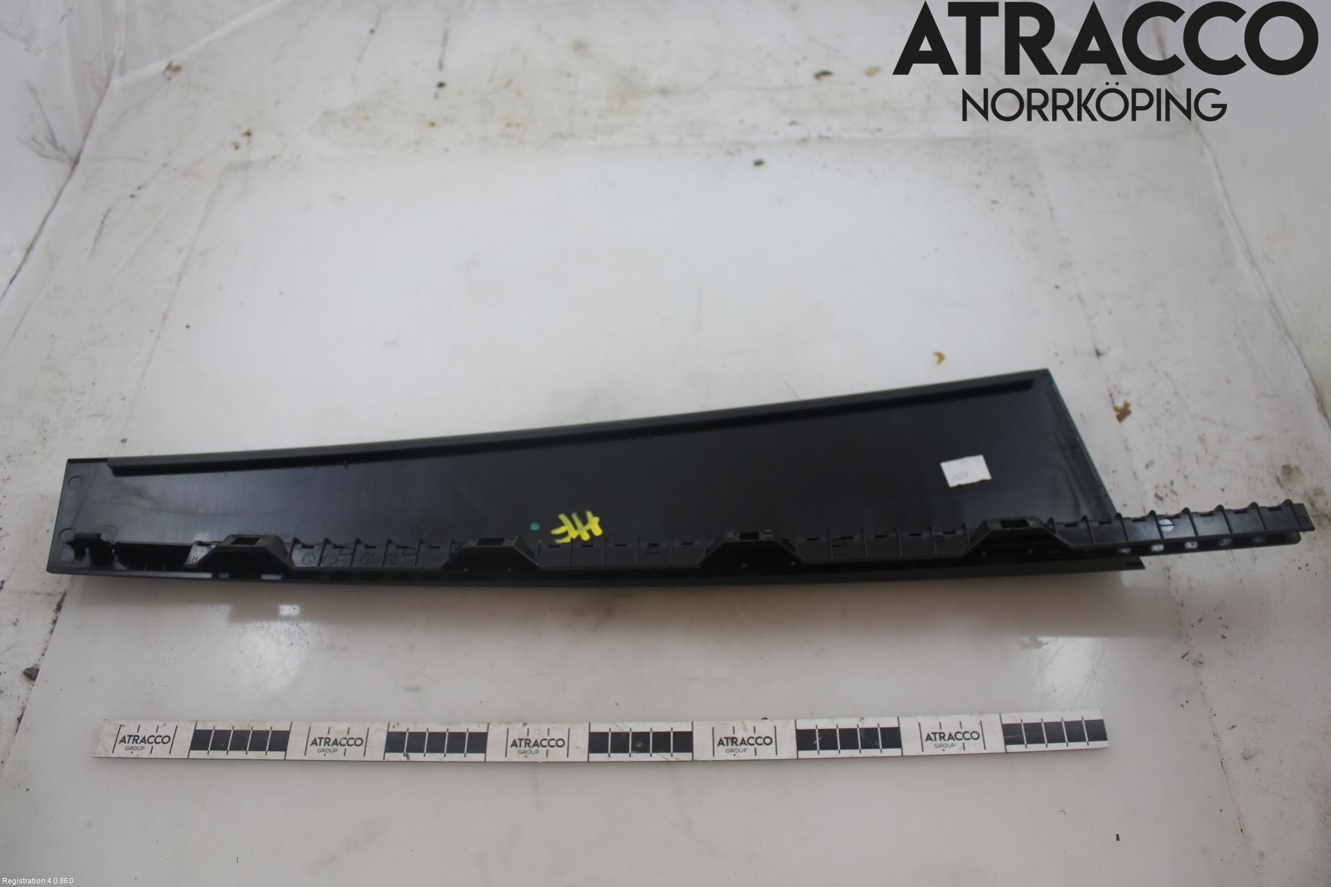 Volkswagen VW TRANSP/CARAVELLE (T7) 22-24 Dörr Dekorlist Fram Hö
