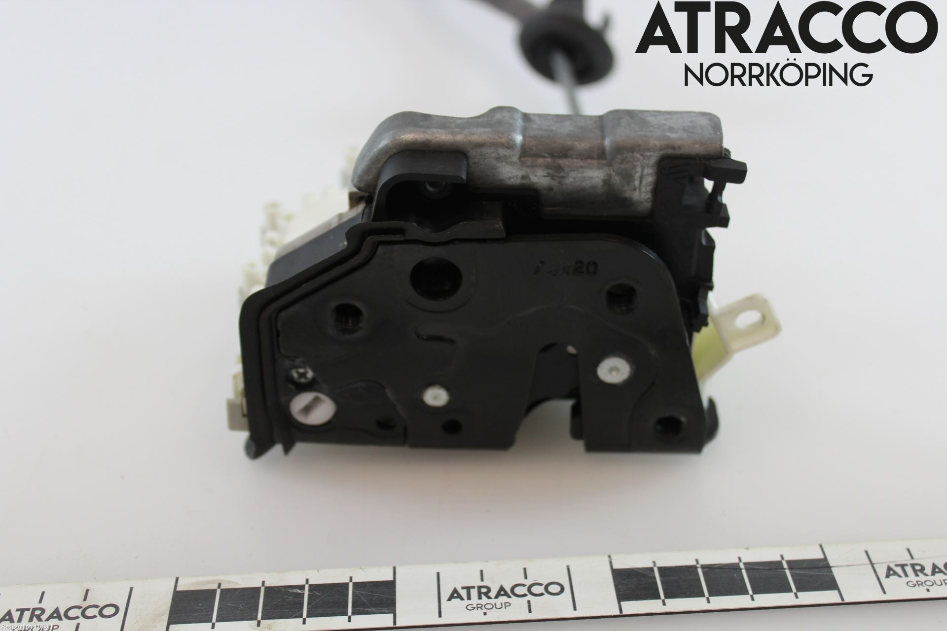 Audi A4/S4 B9 20- Låskista-Dörrlås