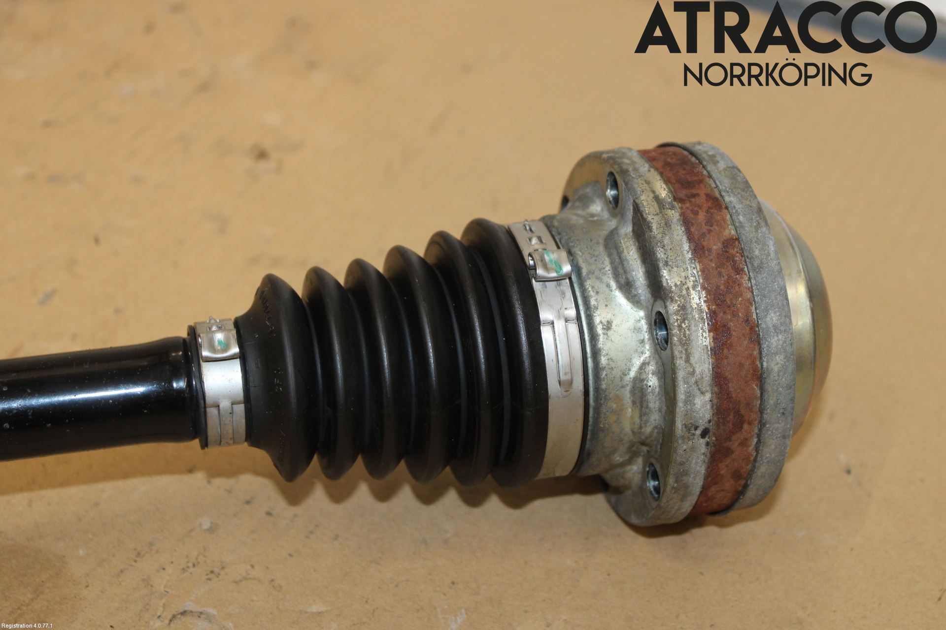 Volkswagen VW PASSAT 11-14 Drivaxel Fram Vänster