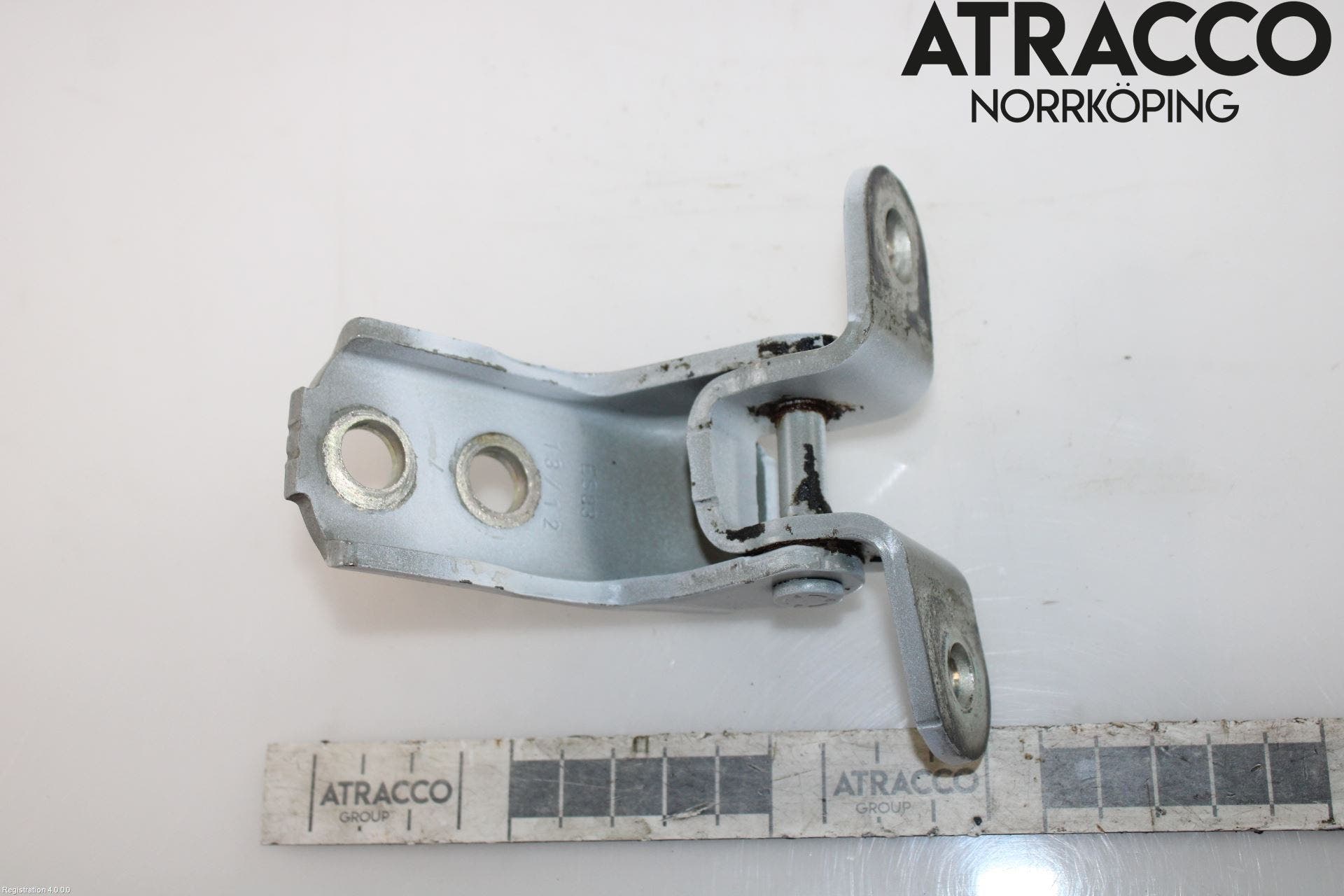 Toyota AVENSIS 09-15 Dörrgångjärn