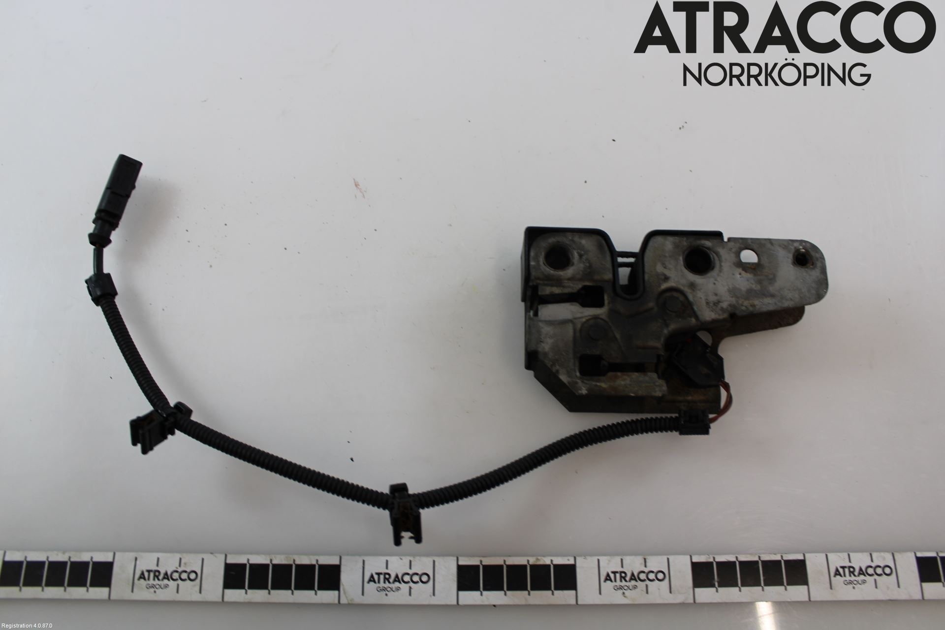 Volkswagen VW CADDY      04-10 Huvlås