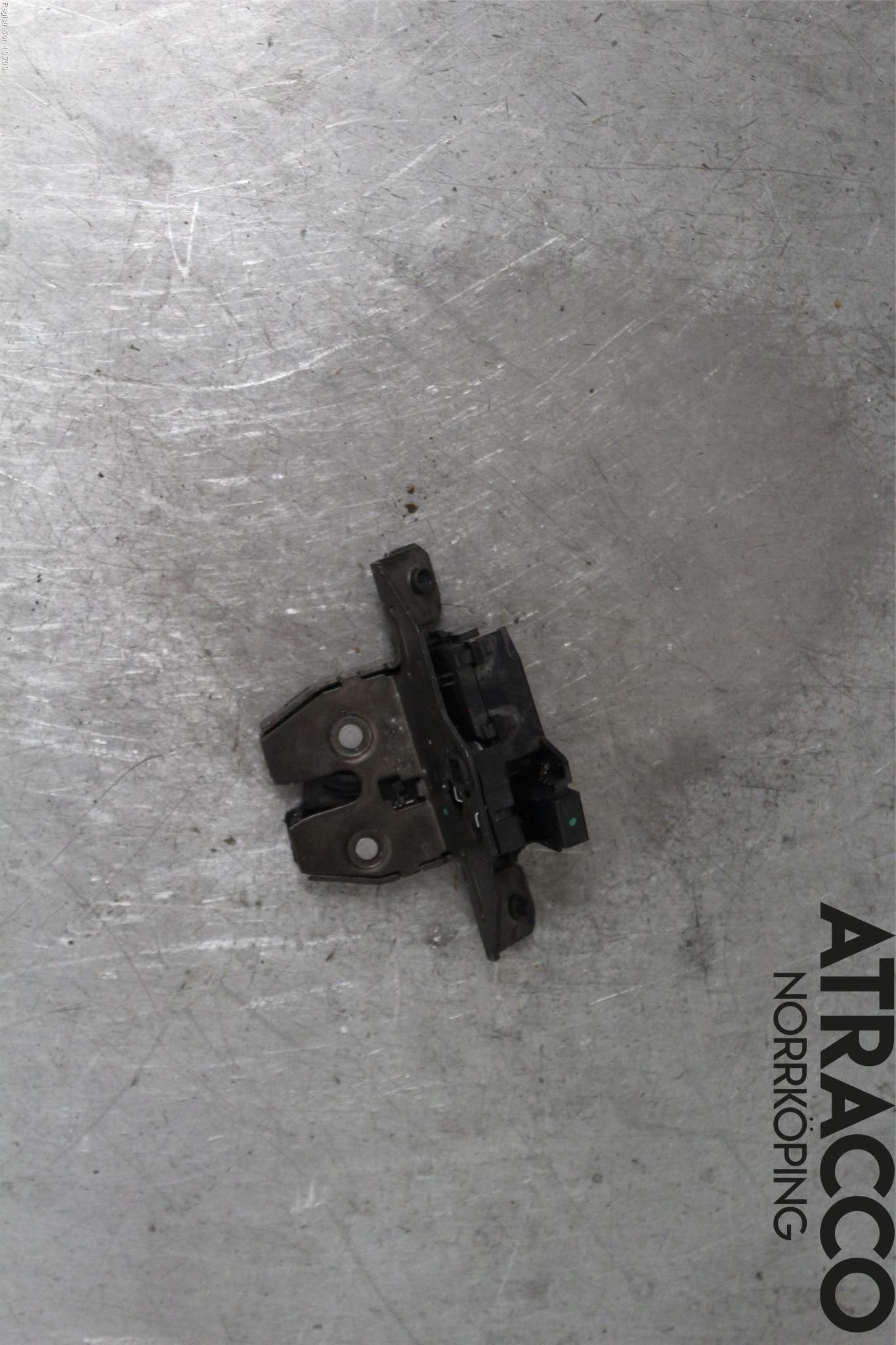 Opel ASTRA J 10-15 Låskista Baklucka