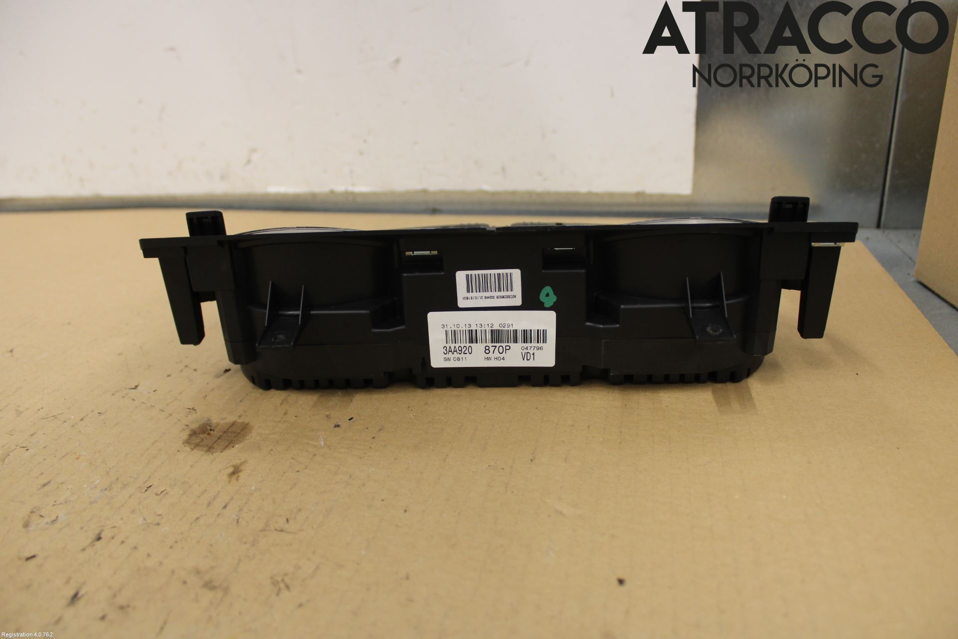 Volkswagen VW PASSAT 11-14 Instrument Komb