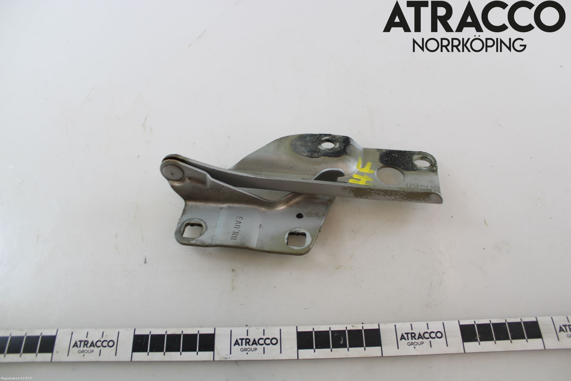 Nissan NAVARA 05-16 Huvgångjärn