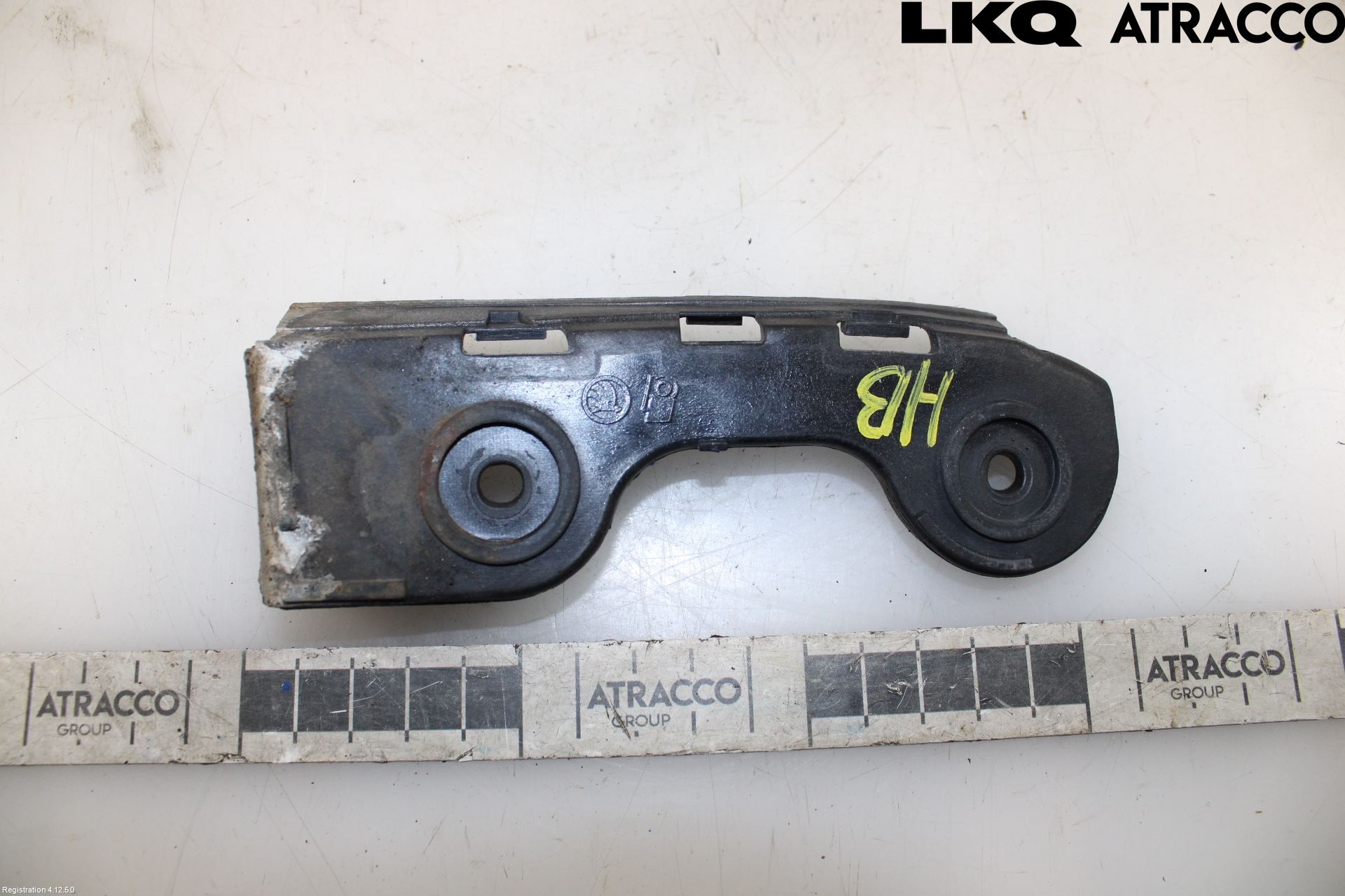 Skoda FABIA 99-07 Stötfångarfäste Bak Hö