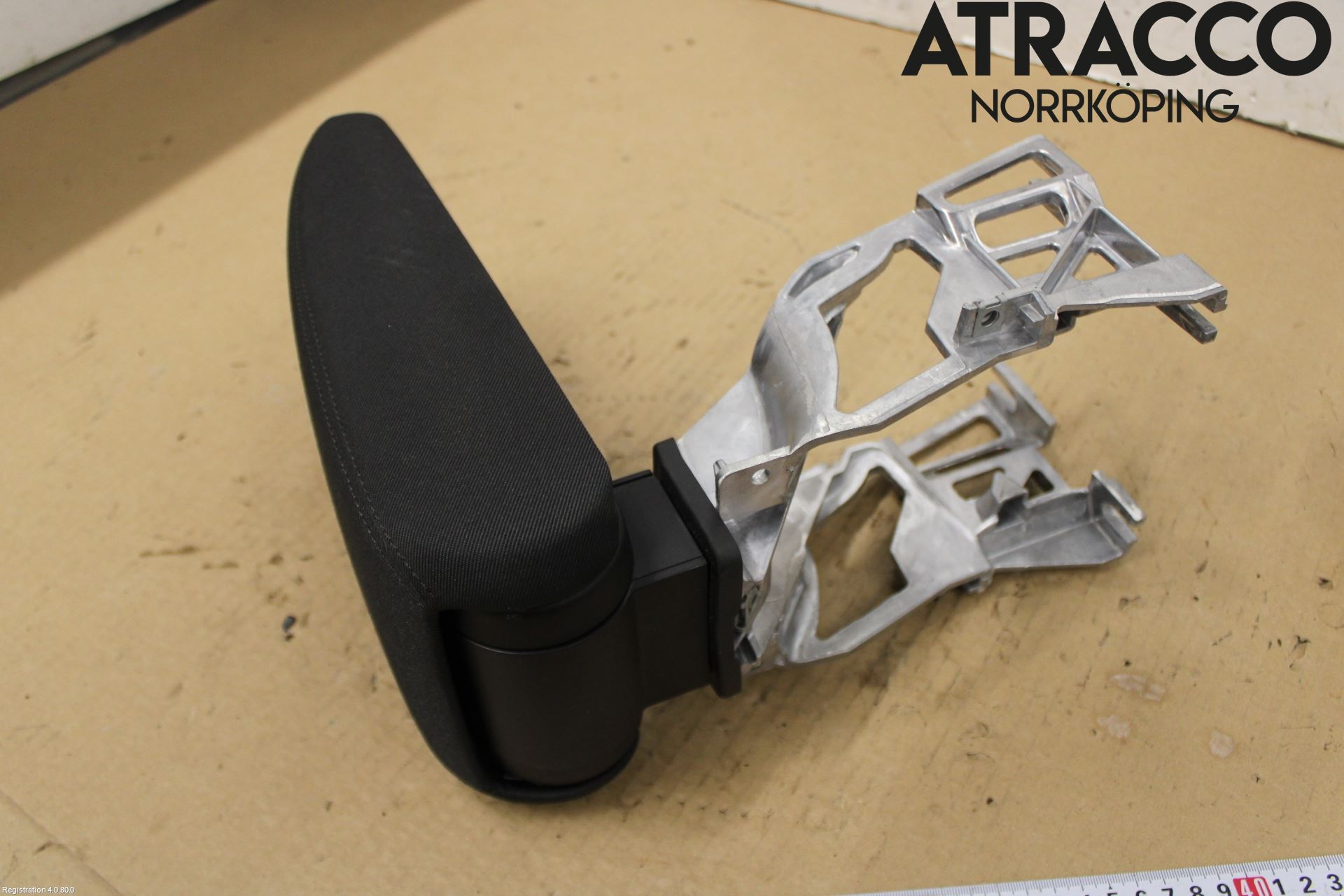 Audi Q3 F3 19- Inredning Armstöd