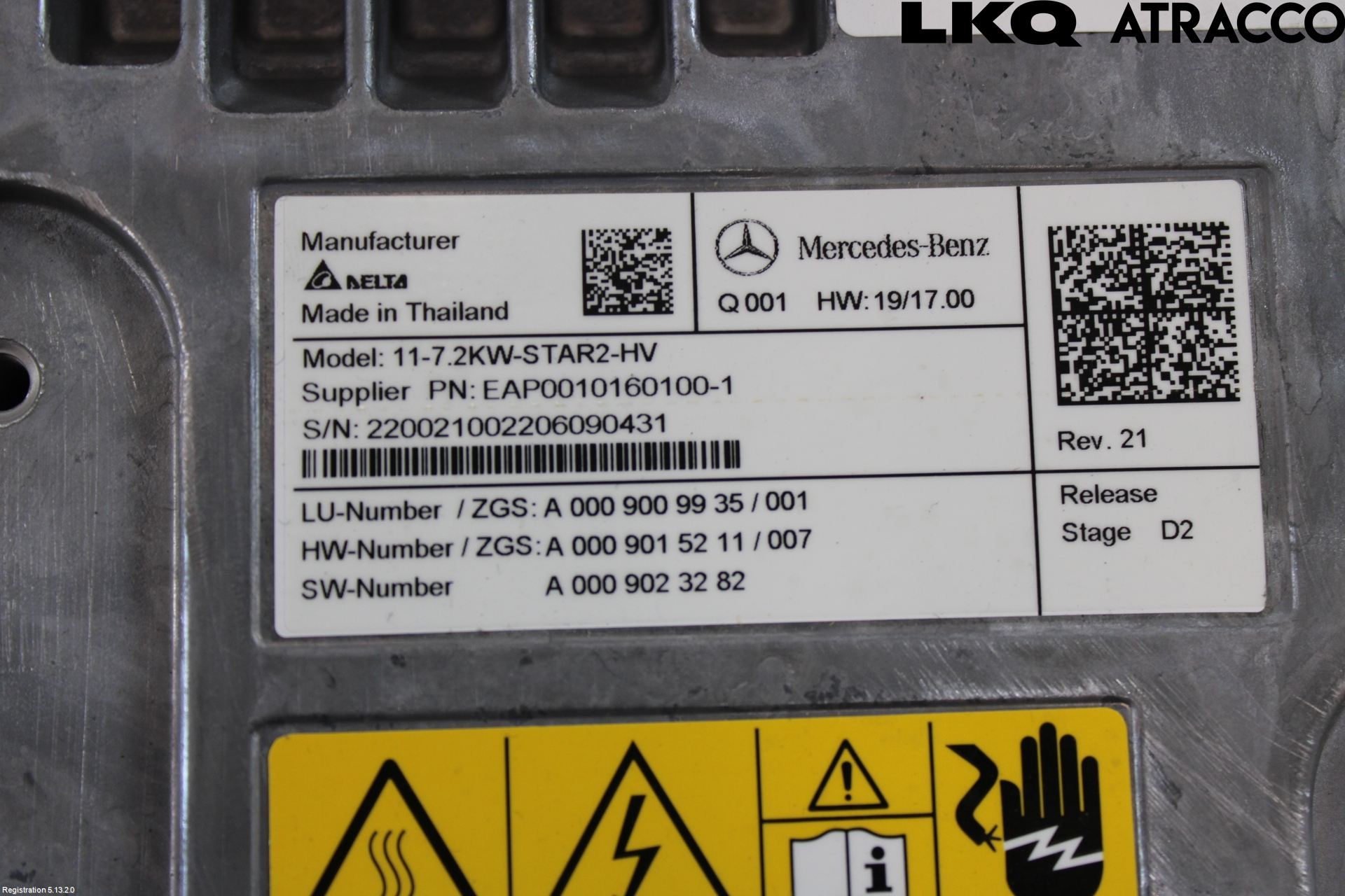Mercedes-Benz MB EQA (H243) 21- Inverter 12 -> 220 V