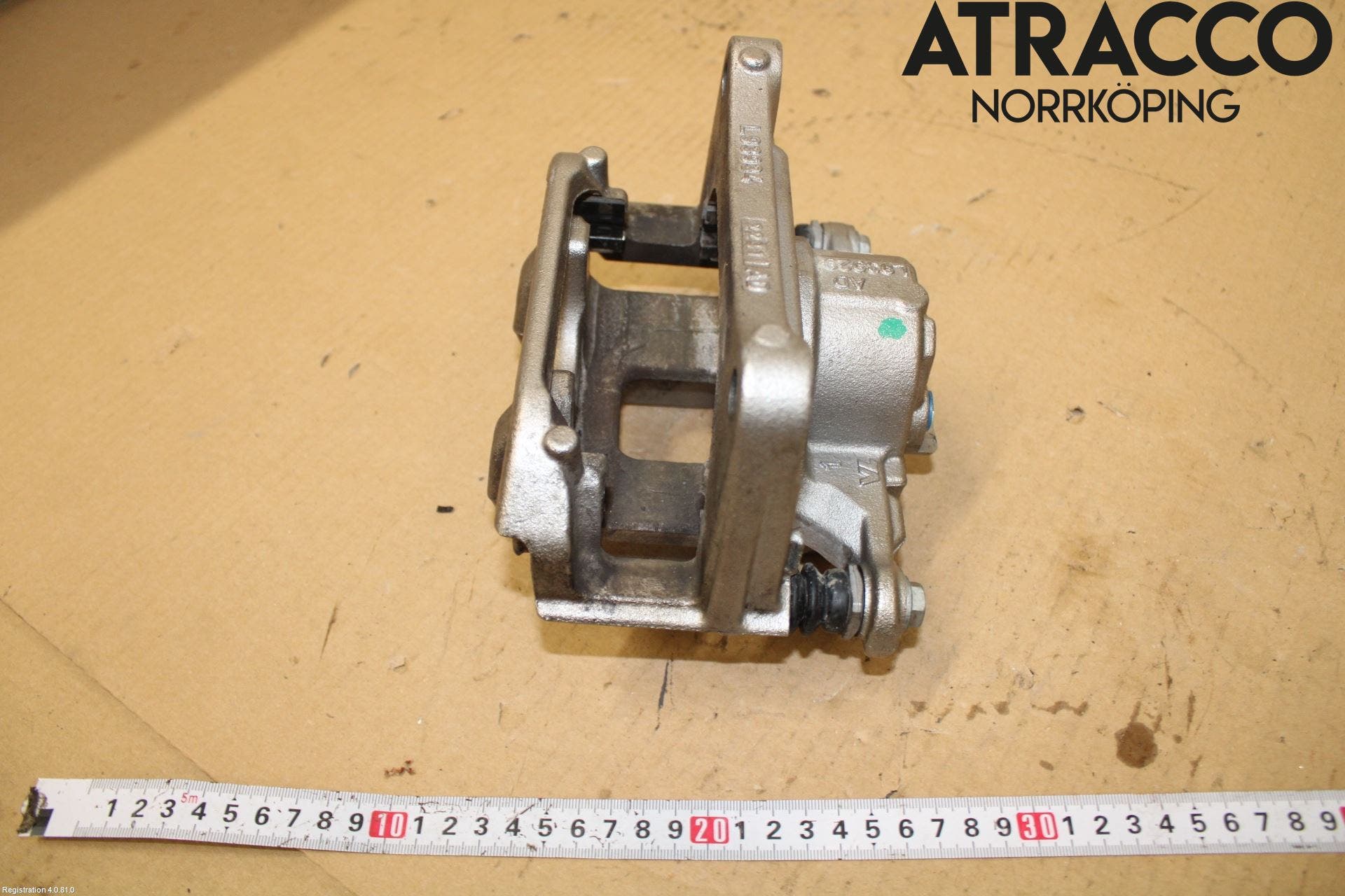 CUPRA BORN 22- Bromsok Fram Höger