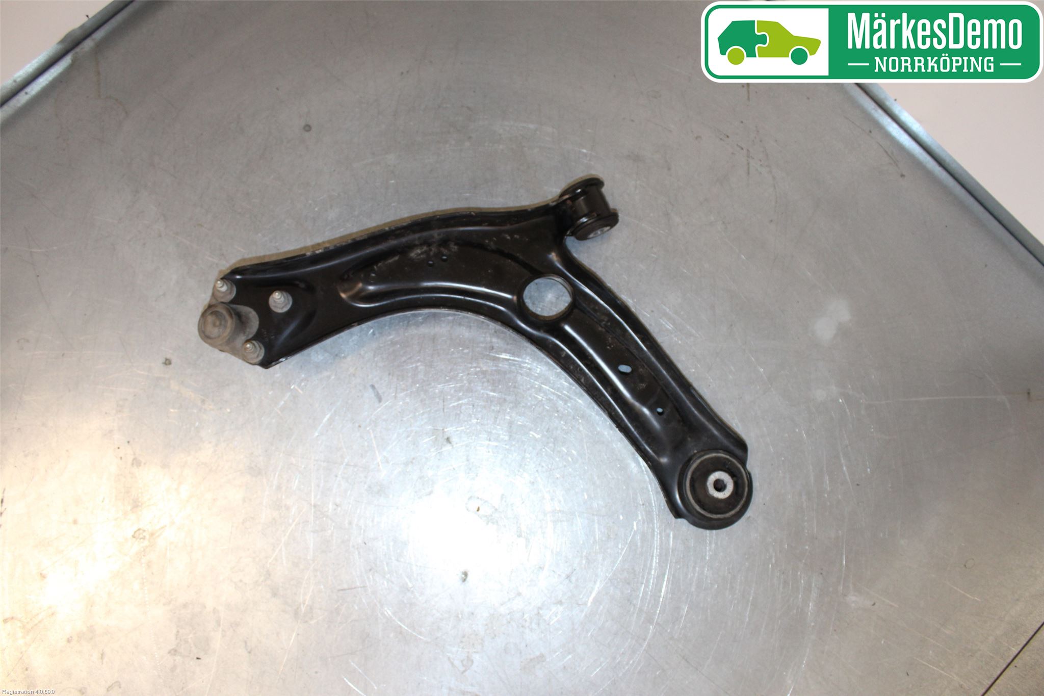 Volkswagen VW TOURAN 16- Bärarm Fram Undre Hö