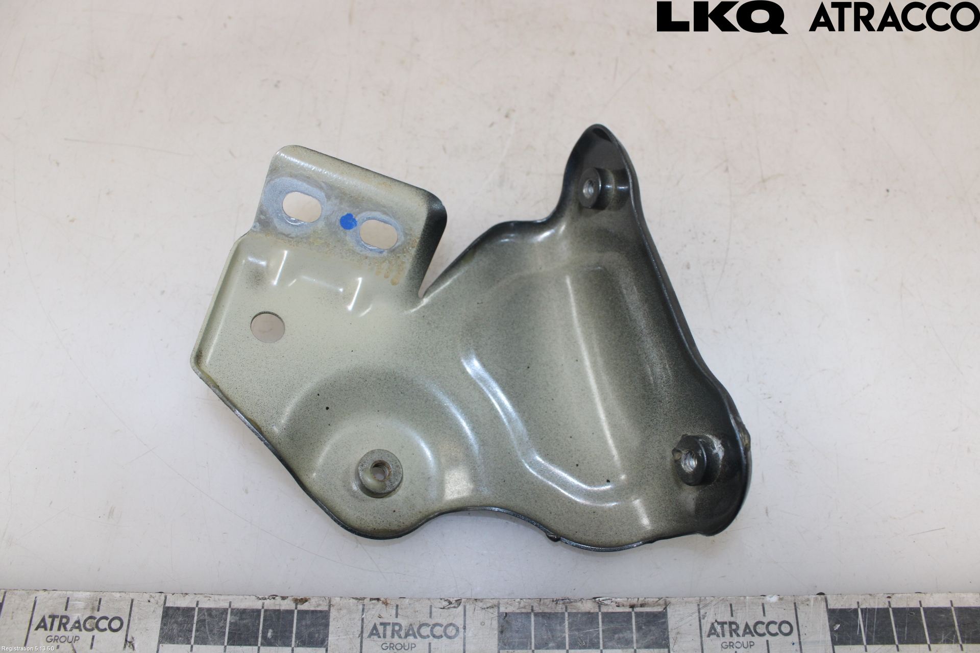 Skoda FABIA 15-21 Skärmfäste Fram Vä