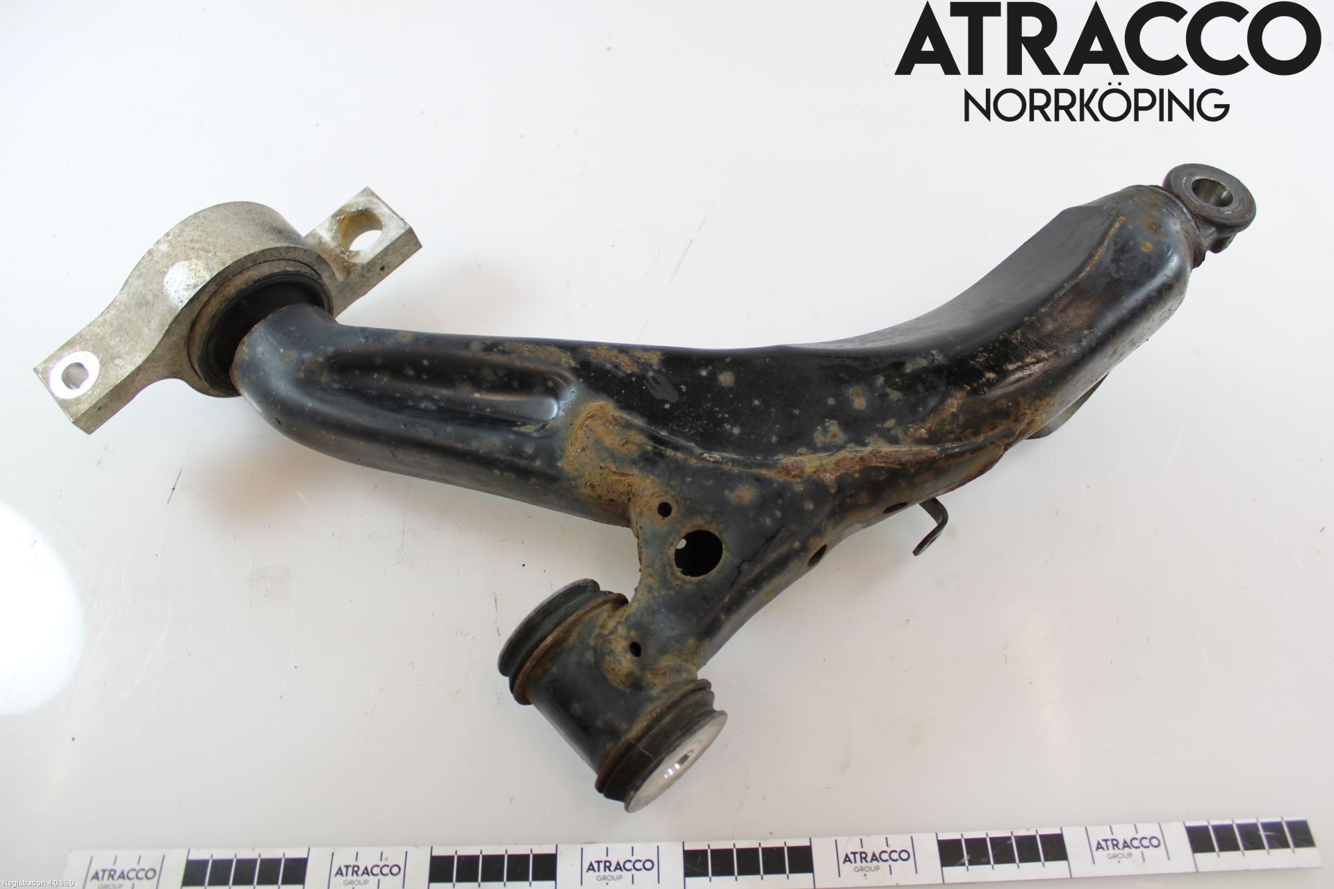 Toyota CROWN Bärarm Fram Undre Hö