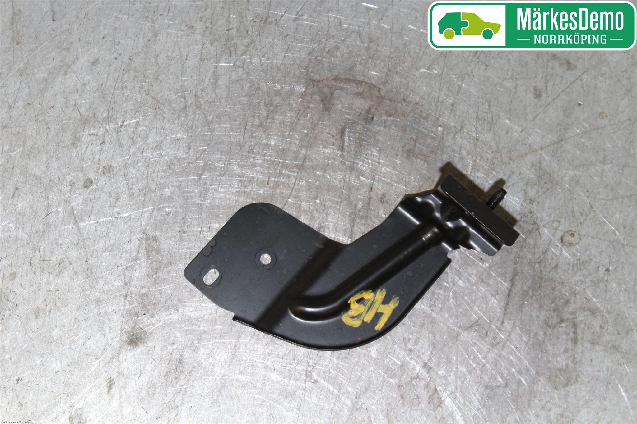 Audi A4/S4 B9 20- Stötfångarfäste Bak Hö