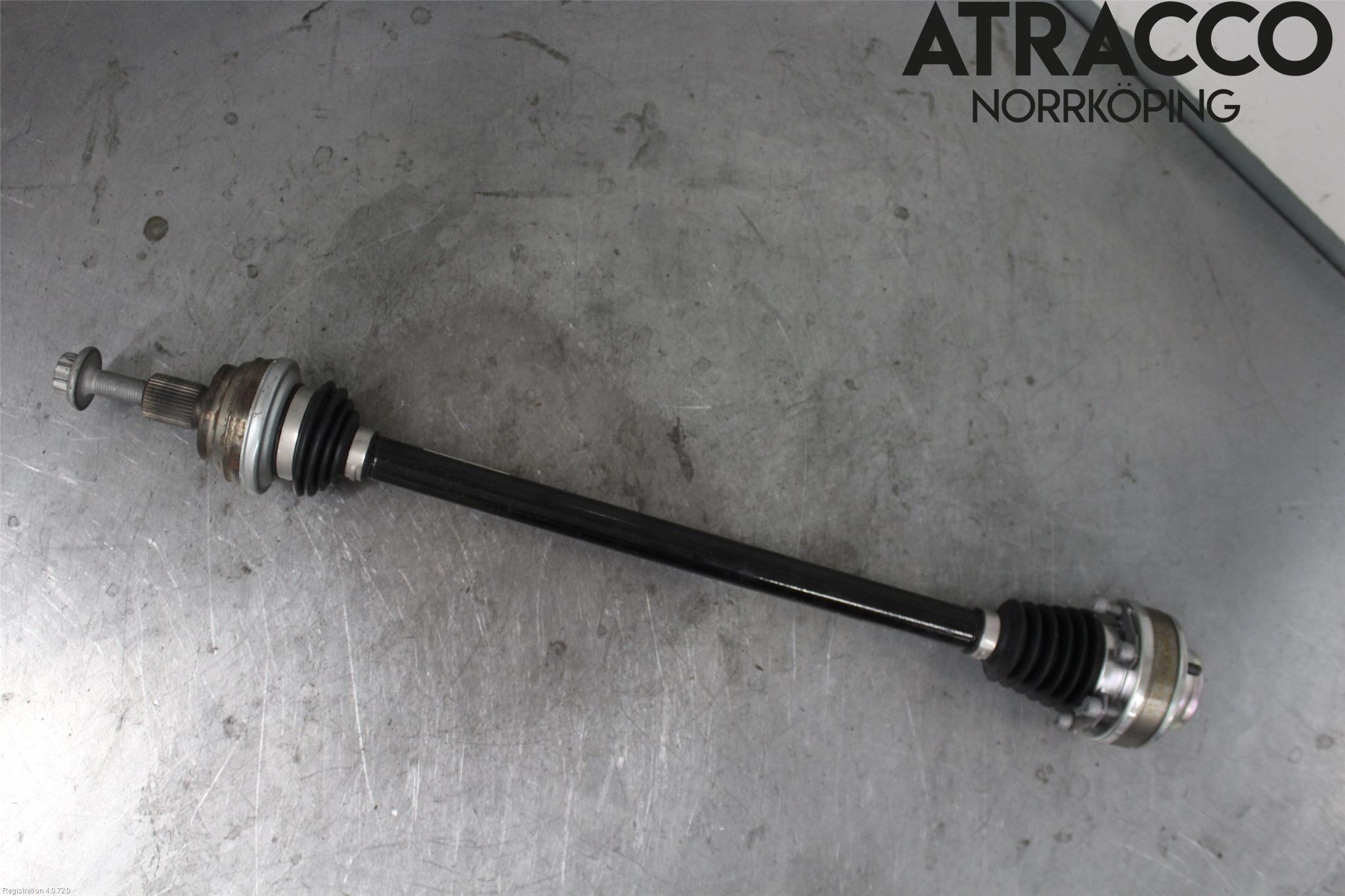 Volkswagen VW TIGUAN 16-24 Drivaxel Bak Höger