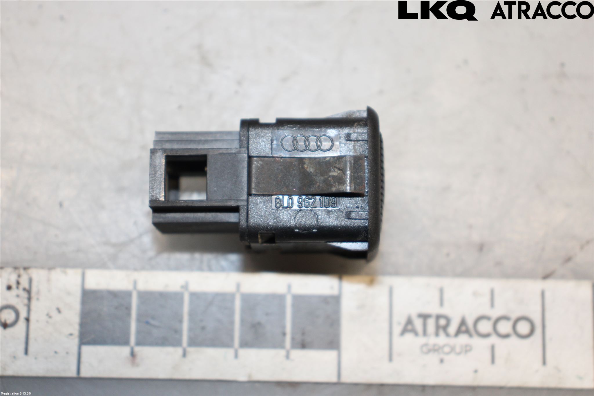 Audi A8/S8 4D 94-02 Strömställare Fram