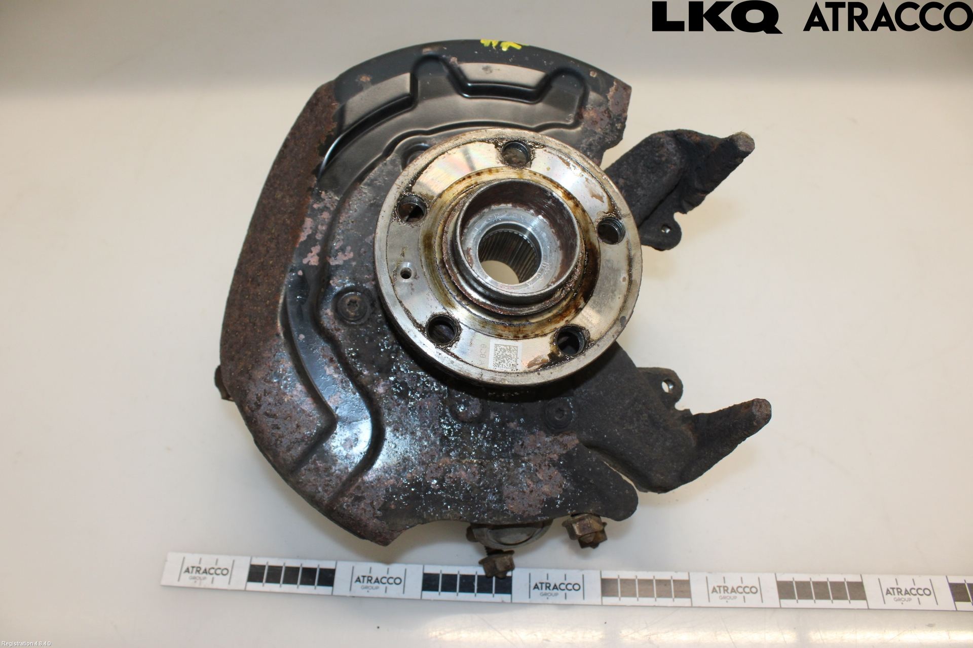 Volkswagen VW POLO VI 18->> Styrspindel Lagerhus Hö