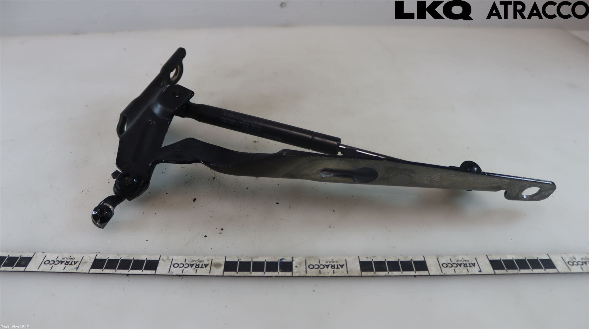 Volvo XC60 14-17 Huvgångjärn