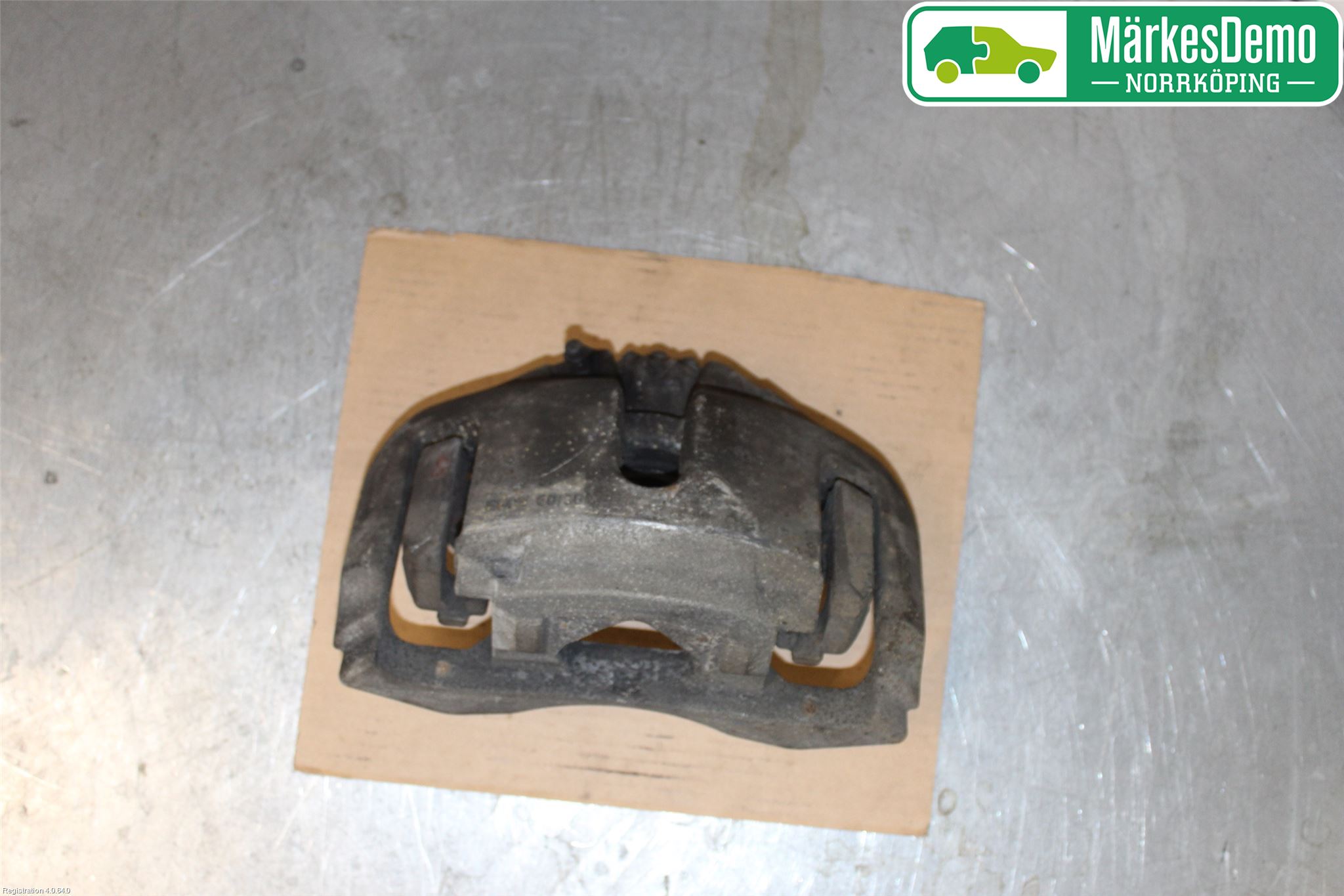 BMW 5 F10/F11/F18 09-17 Bromsok Fram Vänster