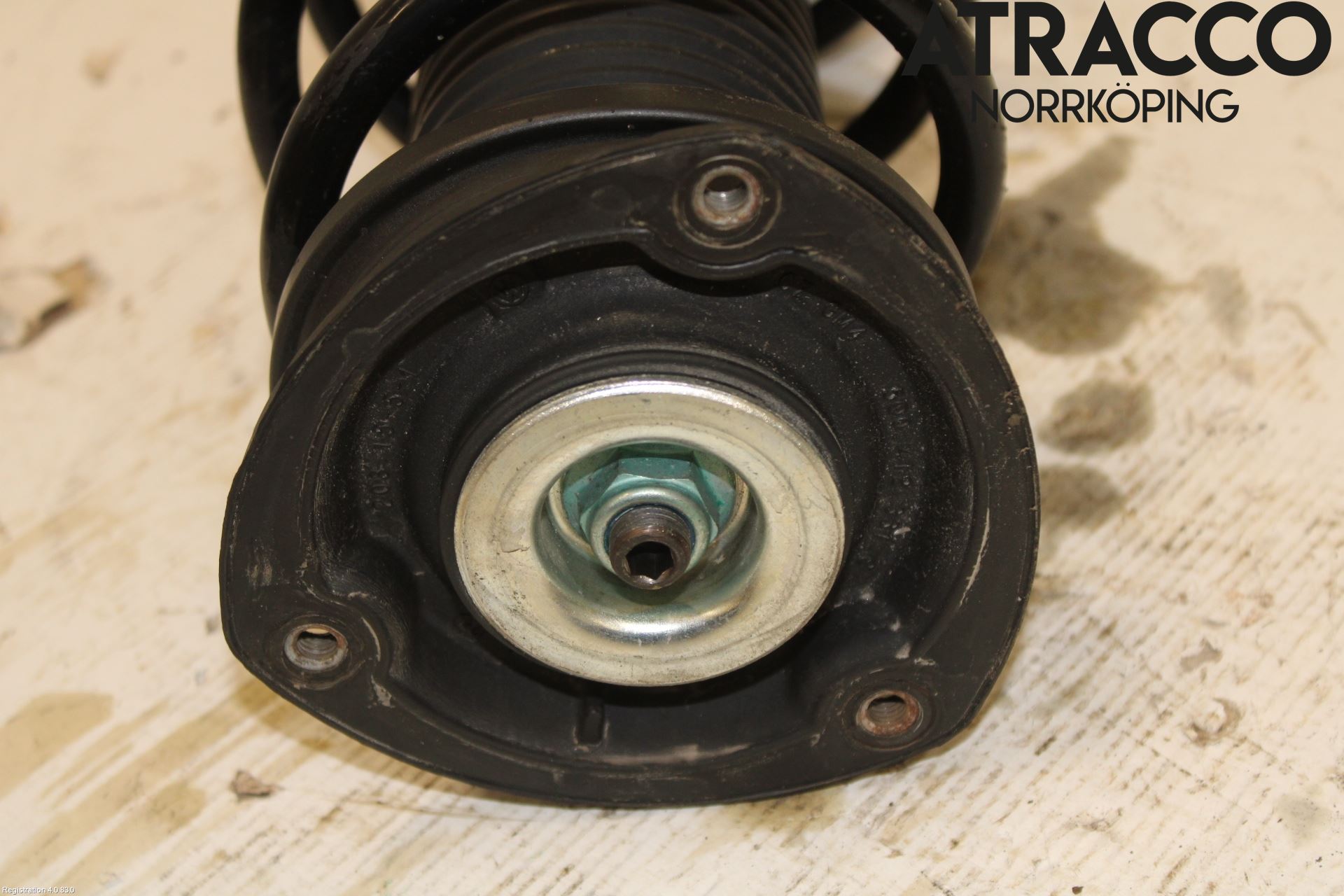 Seat ATECA 16->> Fjäderben Fram Höger