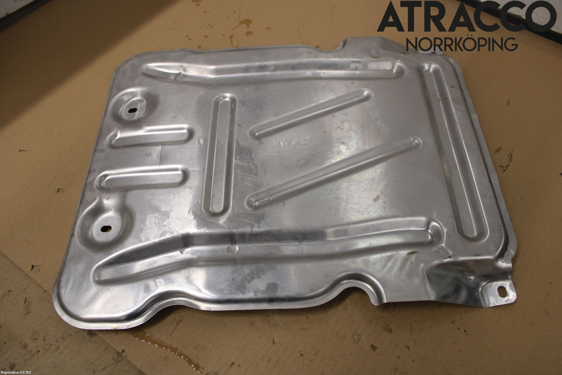 Audi A3/S3 8Y 21- Hasplåt Plåt-Plast