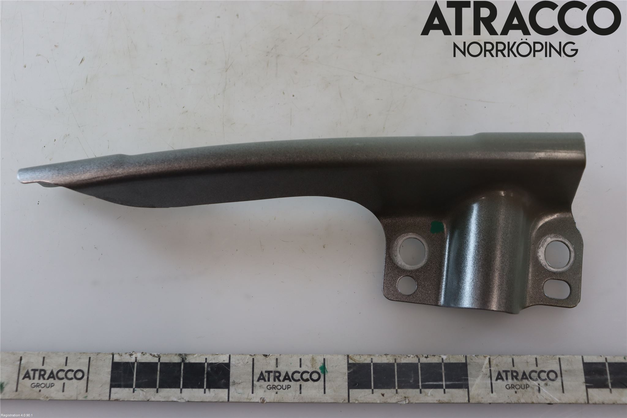 Volkswagen VW TIGUAN 16-24 Skärmfäste Fram Vä