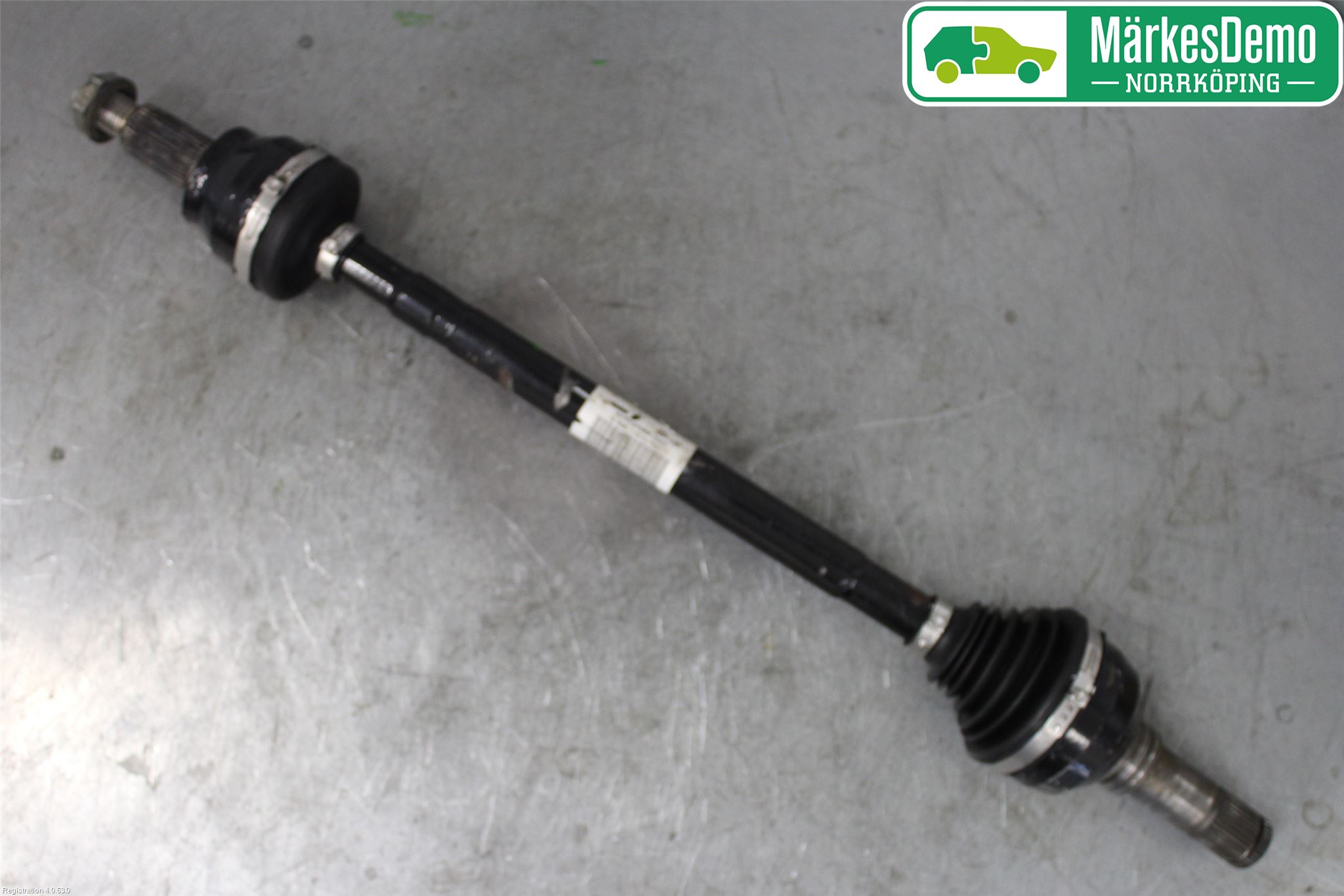 Jaguar XE (X760) 15-24 Drivaxel Bak Vänster