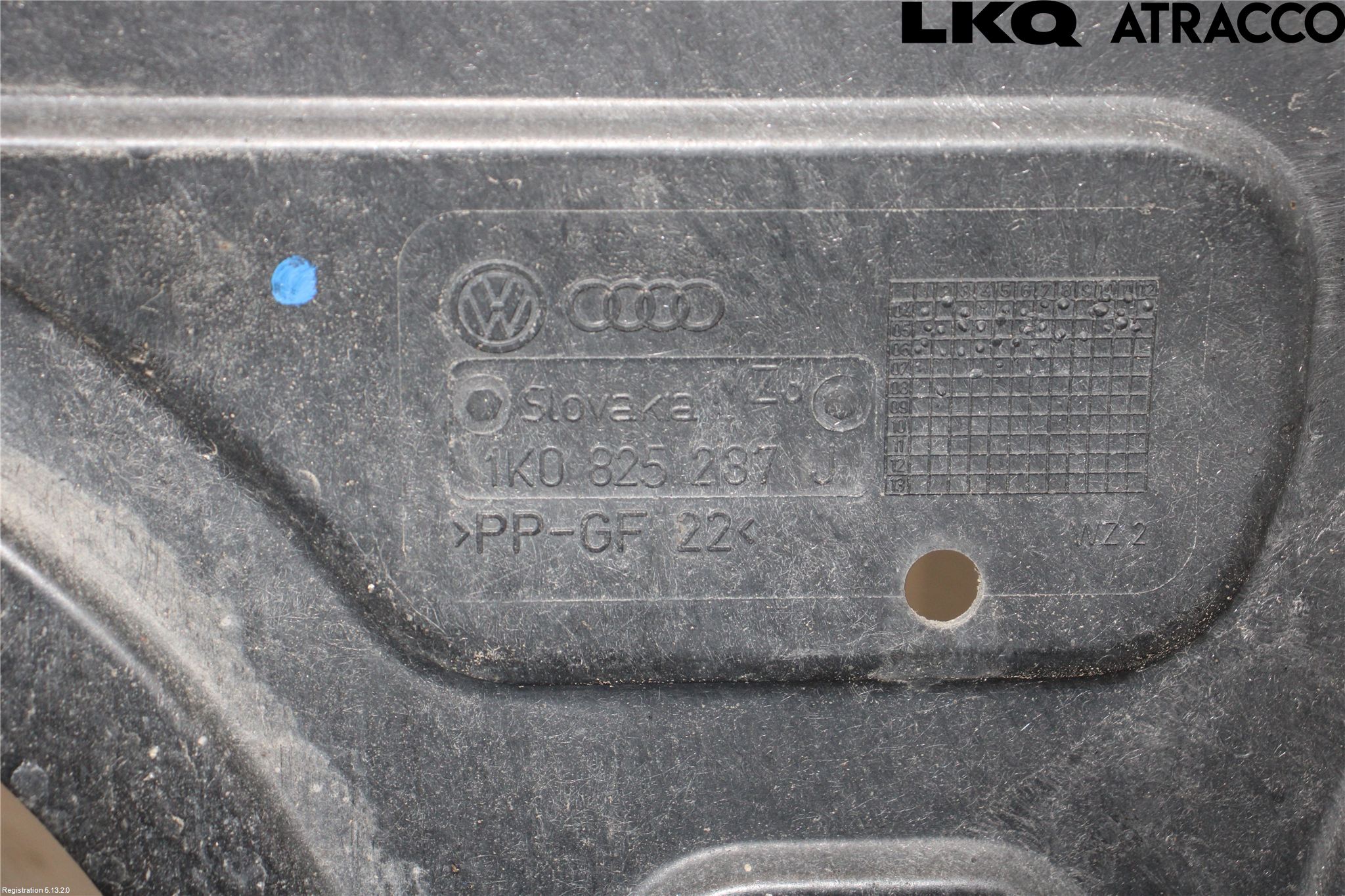 Volkswagen VW GOLF V 04-09 Hasplåt Plåt-Plast