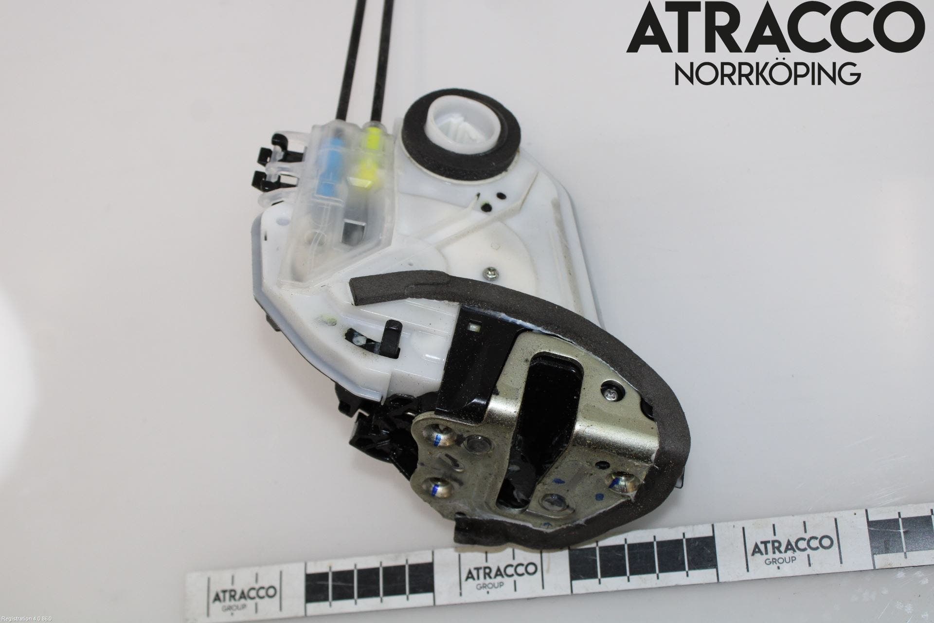 Toyota HILUX 16- Låskista-Dörrlås