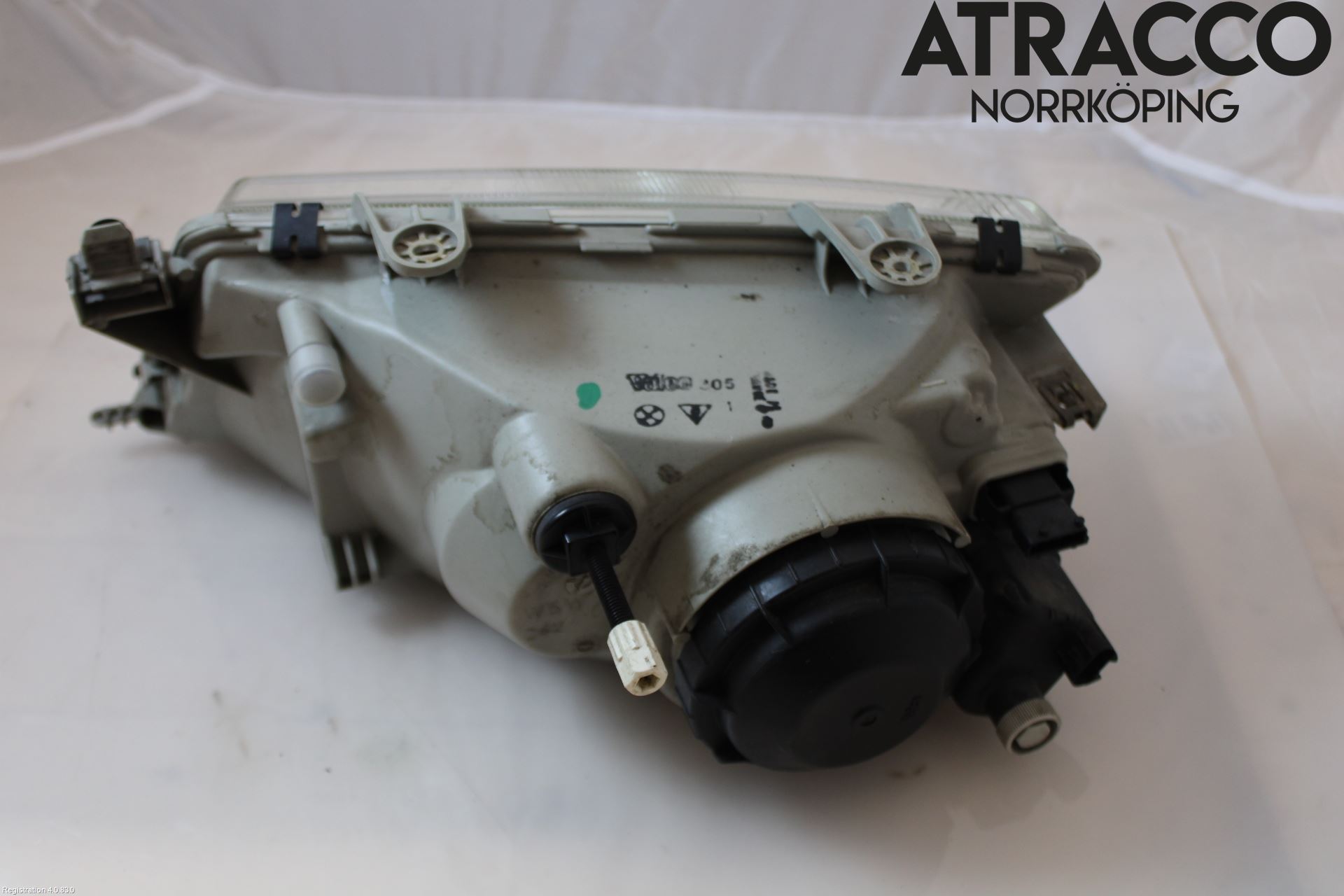 Saab 900      94-98 Strålkastare Höger