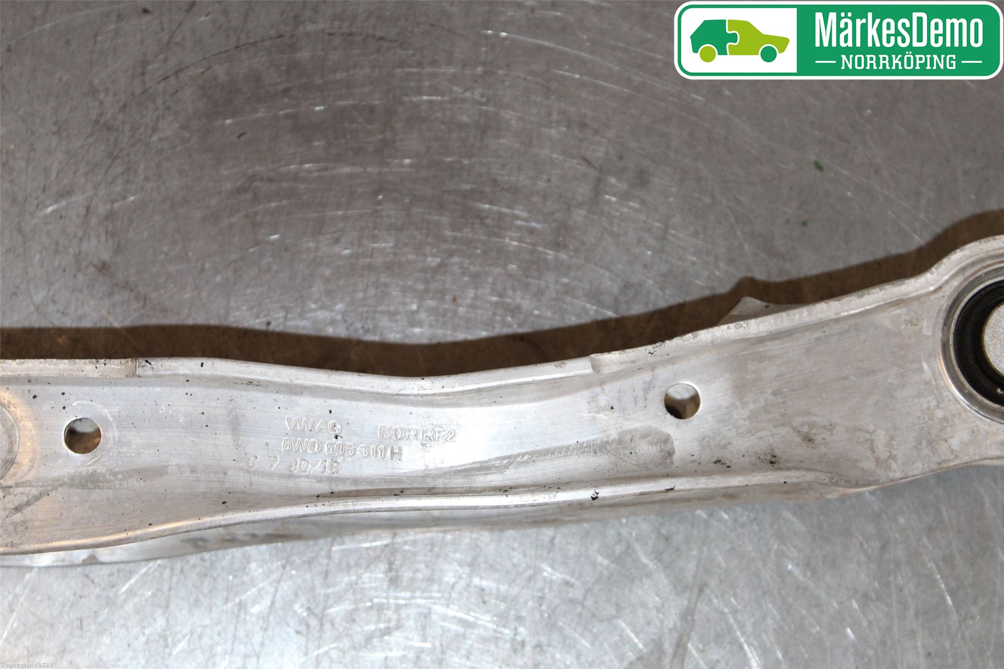 Audi A4/S4 B9 16-19 Bärarm Bak Höger