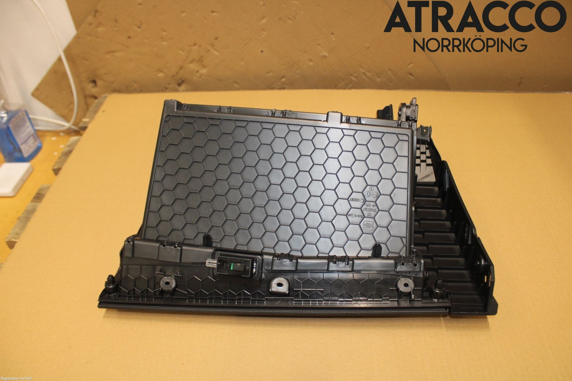 Seat LEON 20- Handskfack