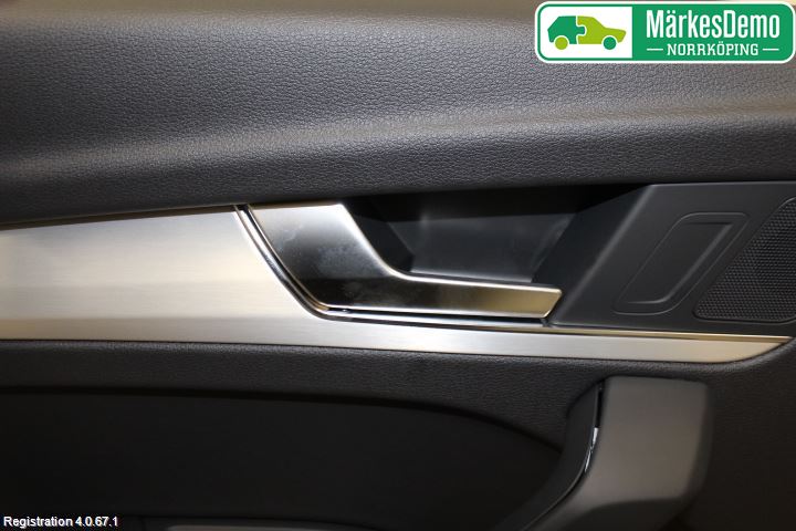Audi Q5/SQ5 17- Dörrklädsel Vä