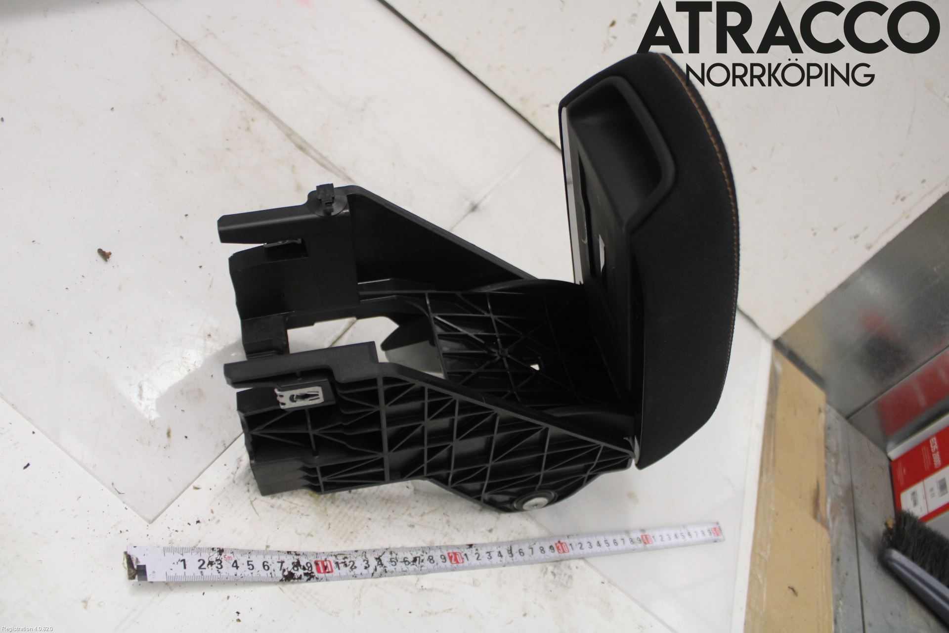 Skoda KAMIQ 20- Inredning Armstöd