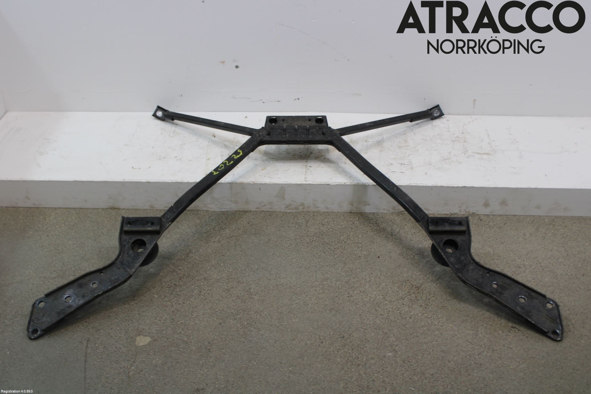 Jaguar F-TYPE Bakram-Fästbalk