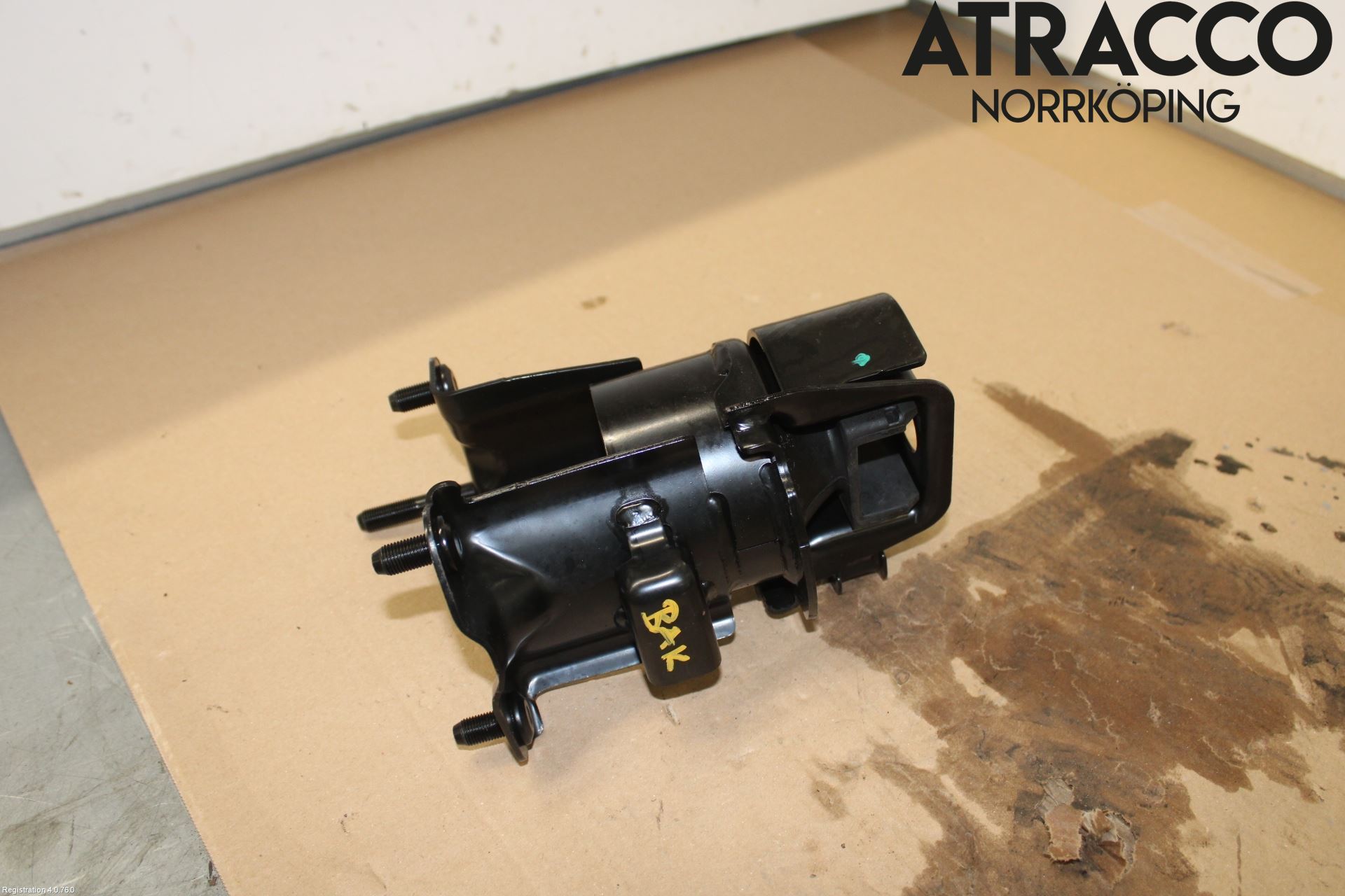 Toyota RAV4 19- Motorfäste