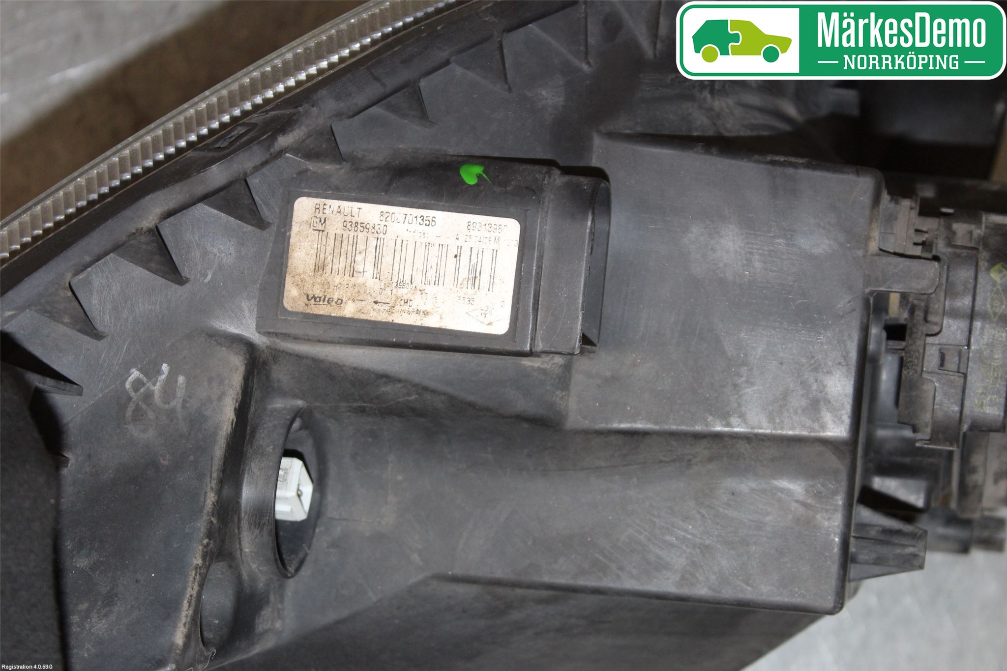 Nissan PRIMASTAR Strålkastare Höger