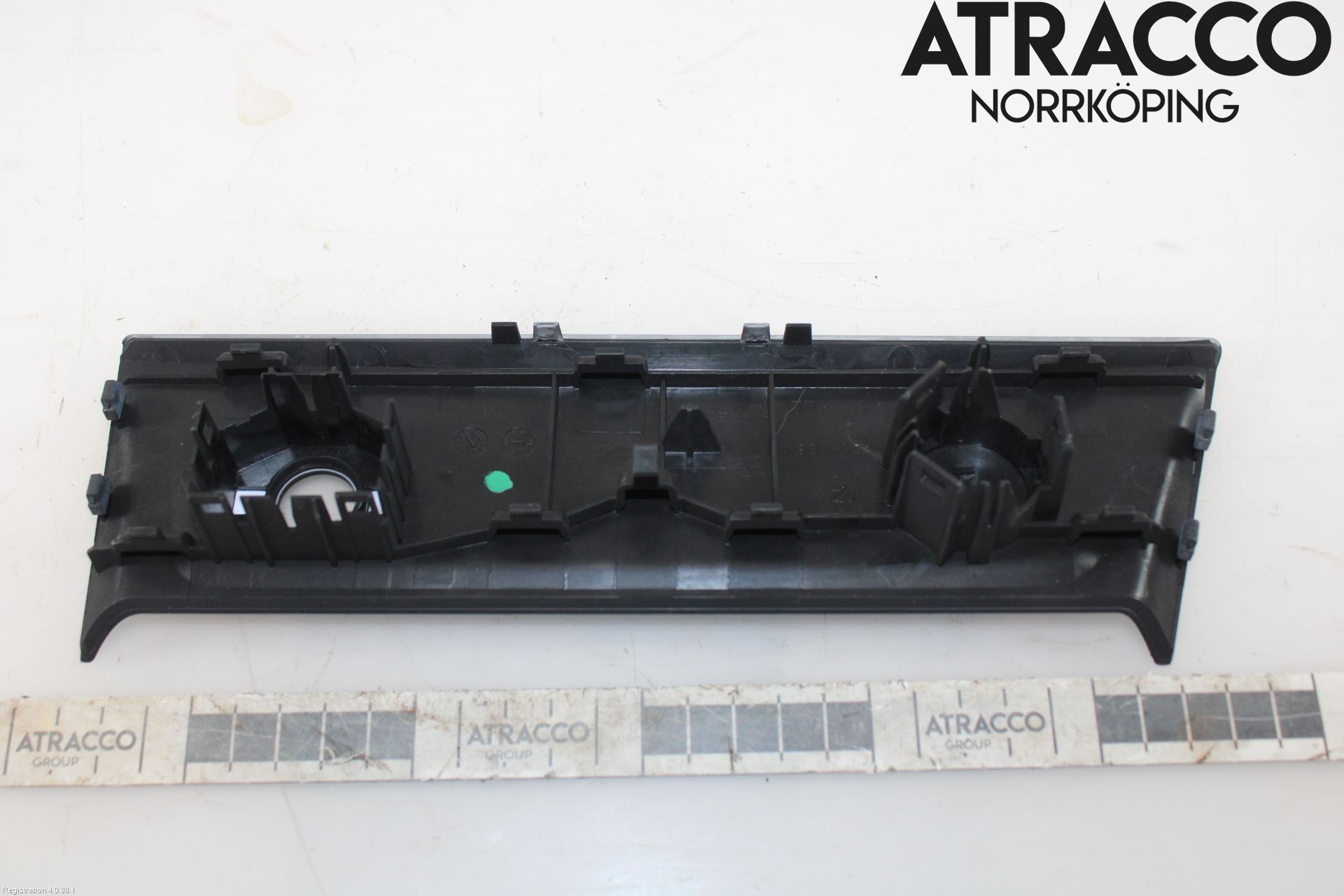 Audi Q3 F3 19- Instrument-Radio Sarg