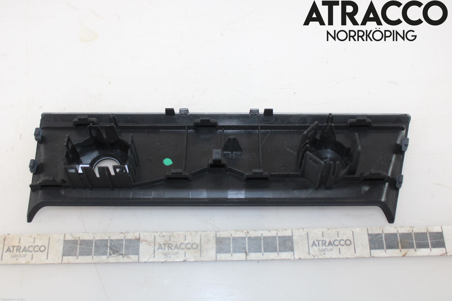 Audi Q3 F3 19- Instrument-Radio Sarg