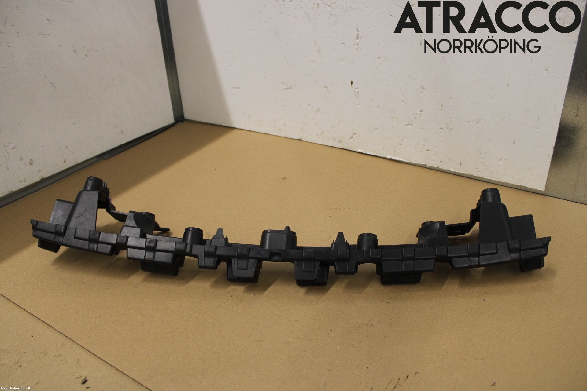 Landrover LAND ROVER RANGE ROVER EVOQUE (L551) 19- Stötfsidostycke Mellanlägg