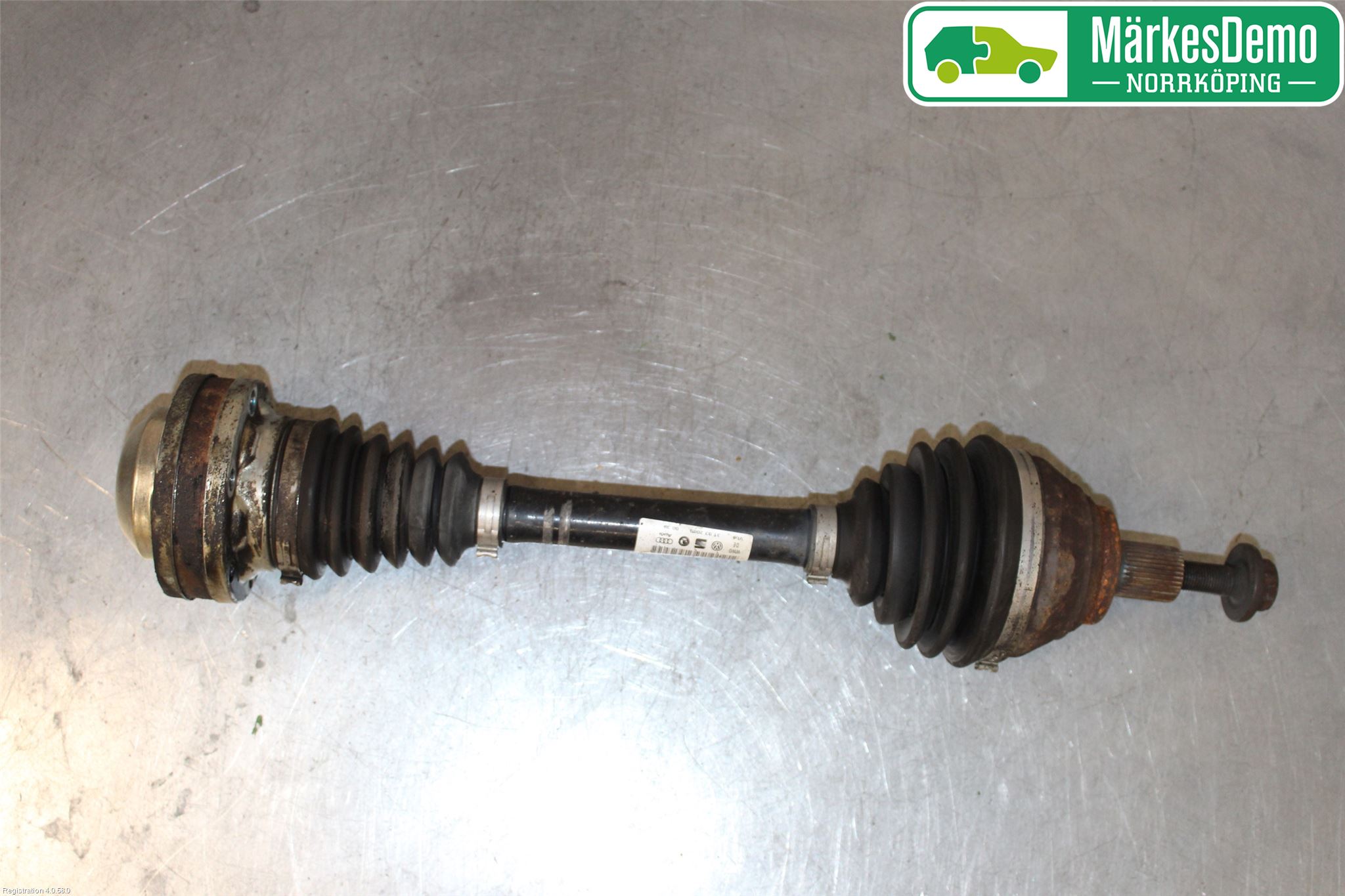 Volkswagen VW CADDY      04-10 Drivaxel Fram Vänster