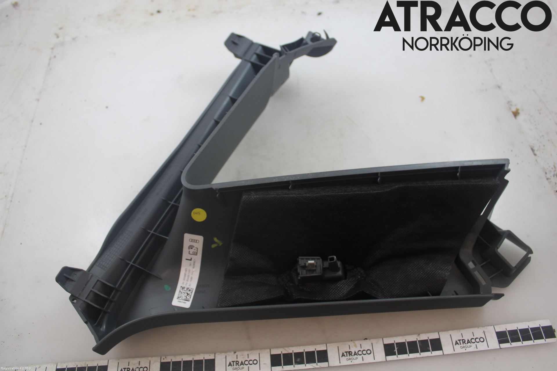 Audi Q4 E-TRON FZ 22- Inr Plastd A-B-C Stolpe