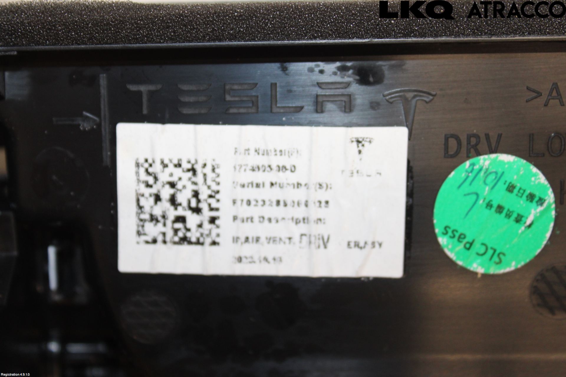 Tesla MODEL 3 17- Defrosterkanal-Munstycke