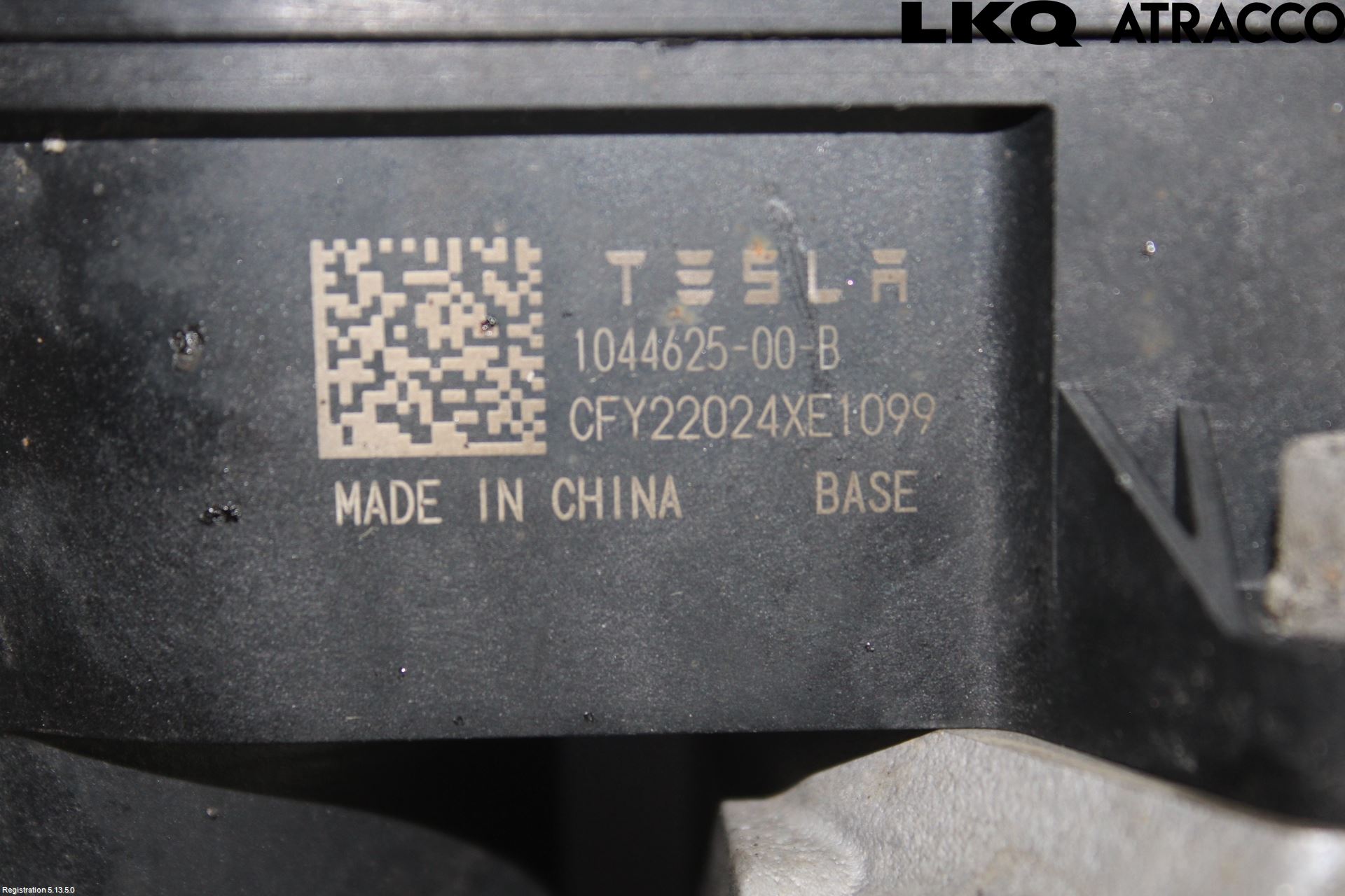 Tesla MODEL 3 17- Bromsok Bak Vänster