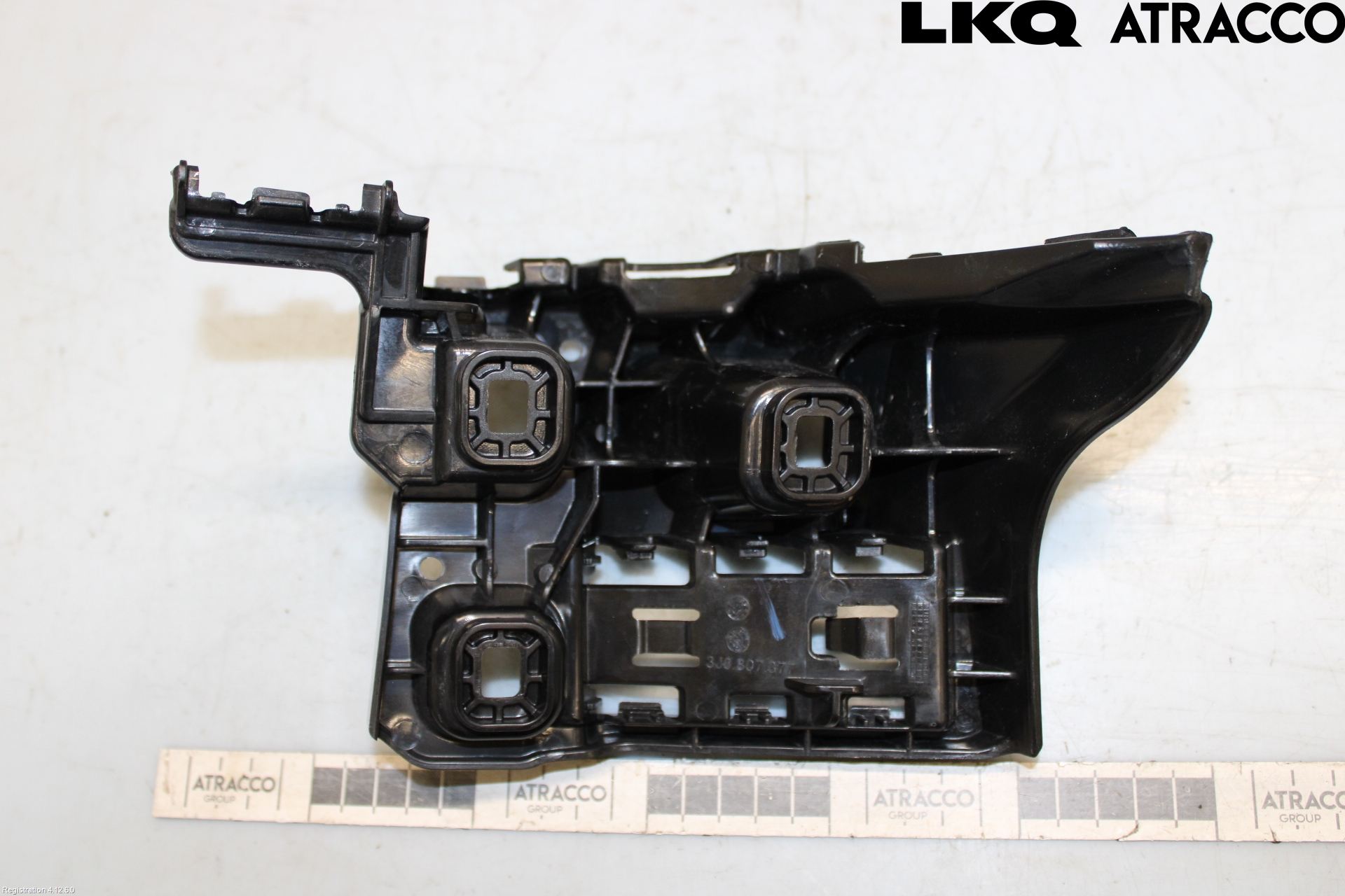 Volkswagen VW PASSAT 24- Stötfångarfäste Bak Vä