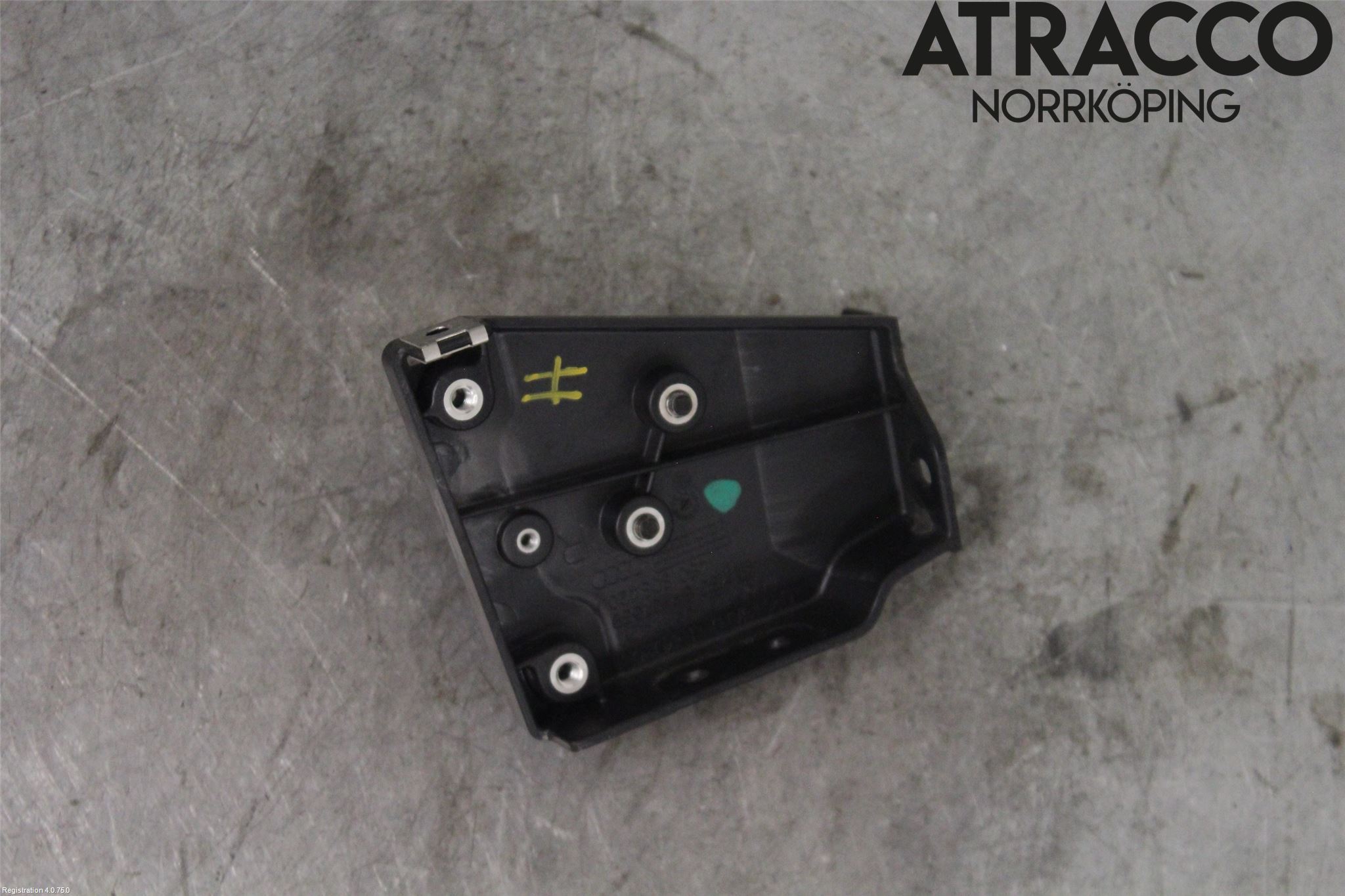 Audi R8 Skärmfäste Fram Hö