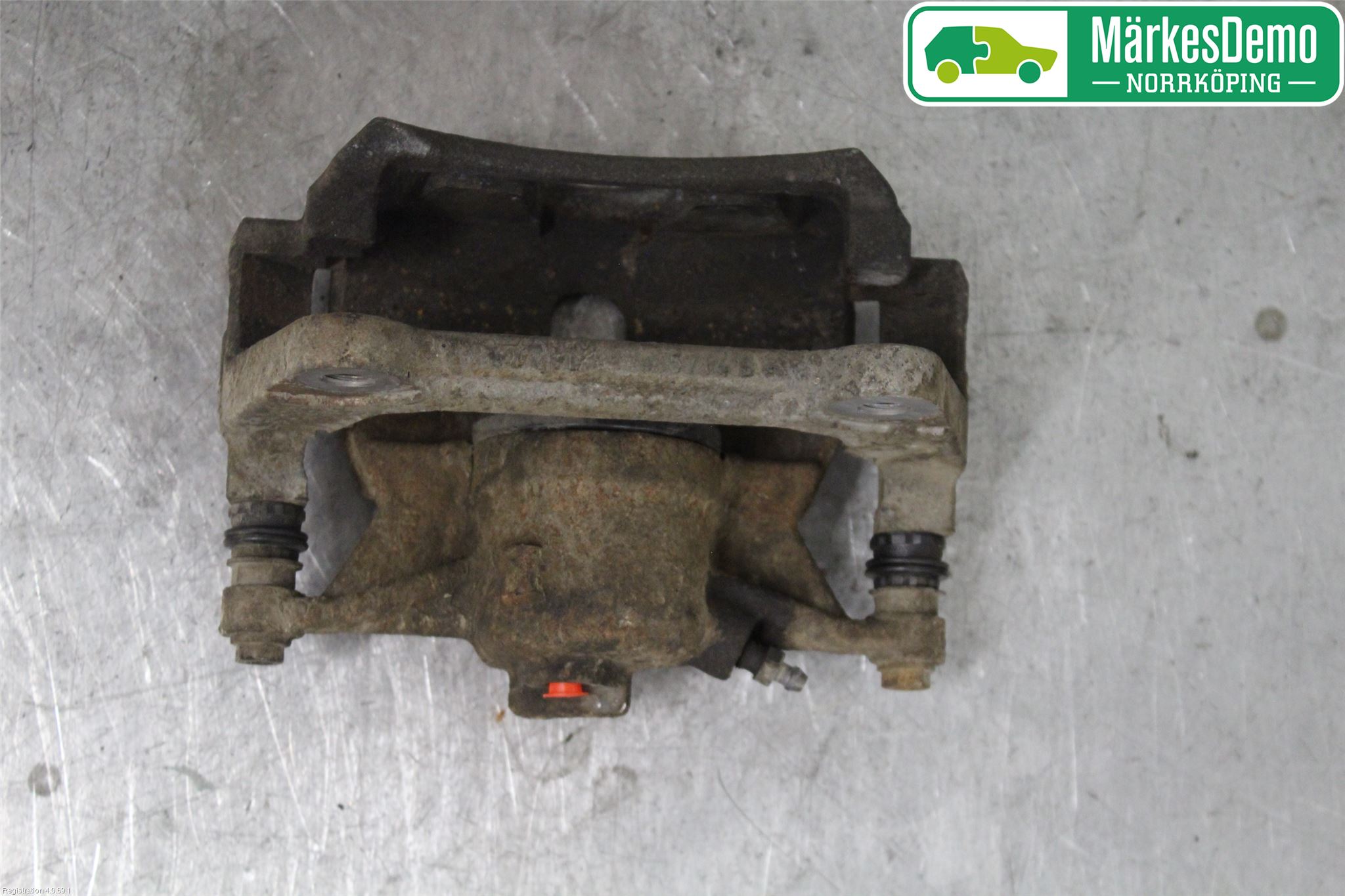 Volkswagen VW PASSAT 15-19 Bromsok Fram Vänster