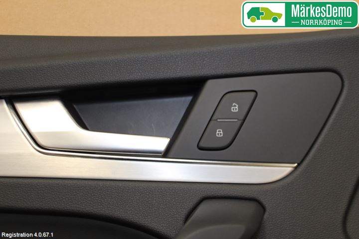 Audi Q5/SQ5 17- Dörrklädsel Vä