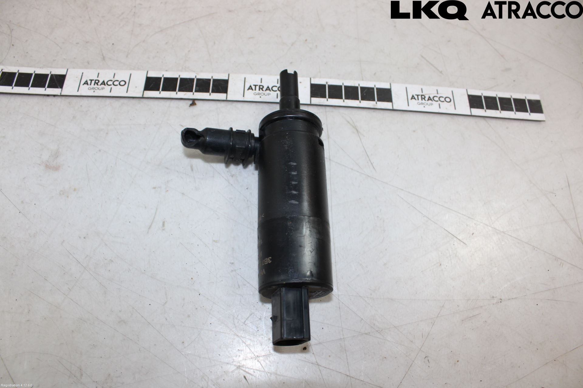 Volkswagen VW CADDY      04-10 Spolarpump Vindruta