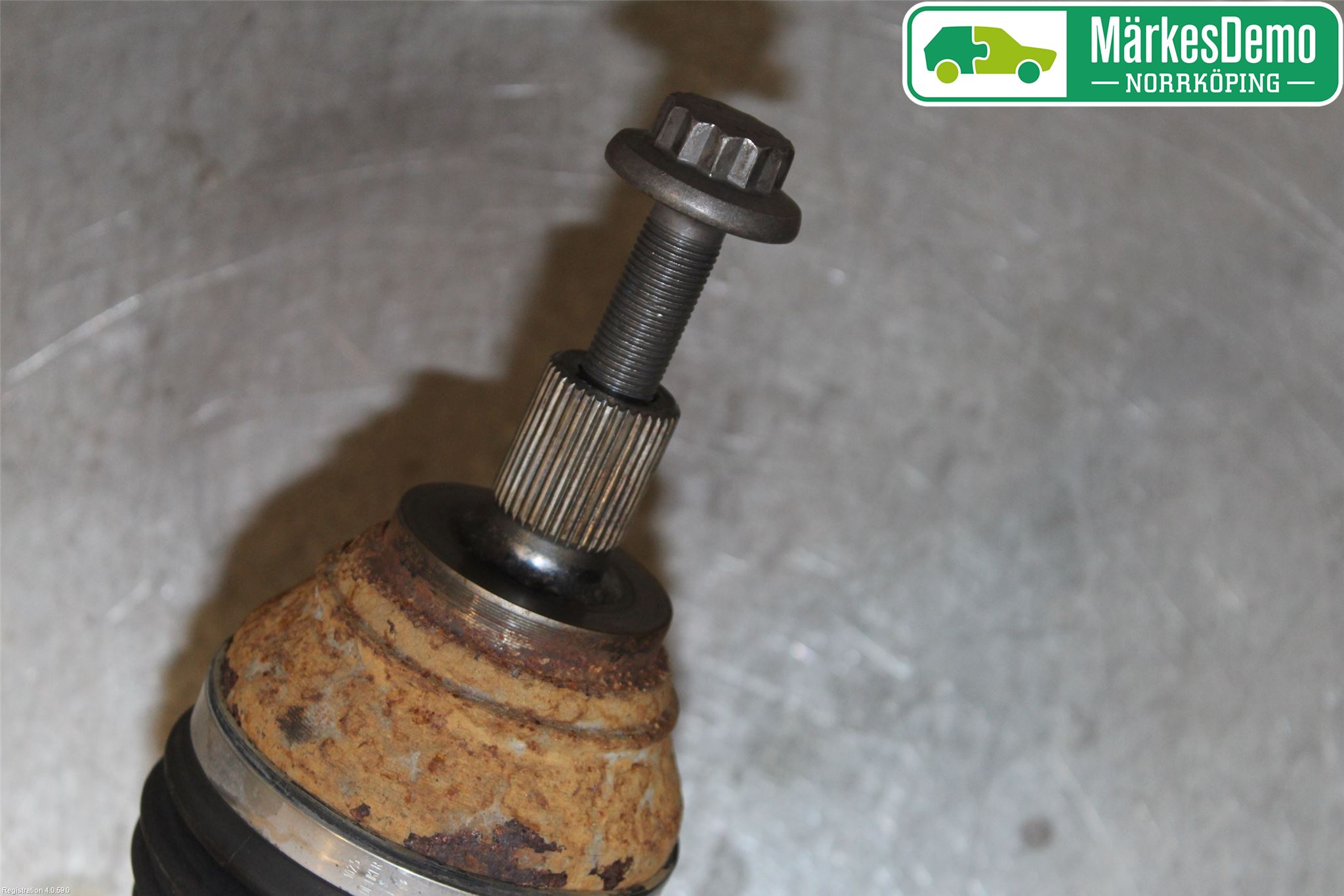 Skoda YETI Drivaxel Fram Höger